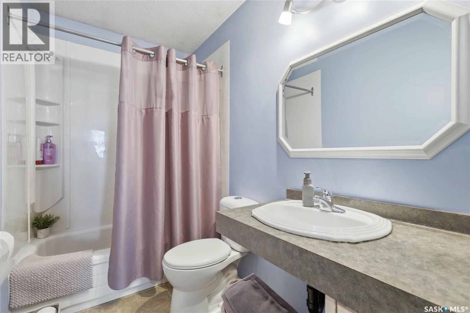 3312 Grant Road, Regina, SK - Indoor Photo Showing Bathroom