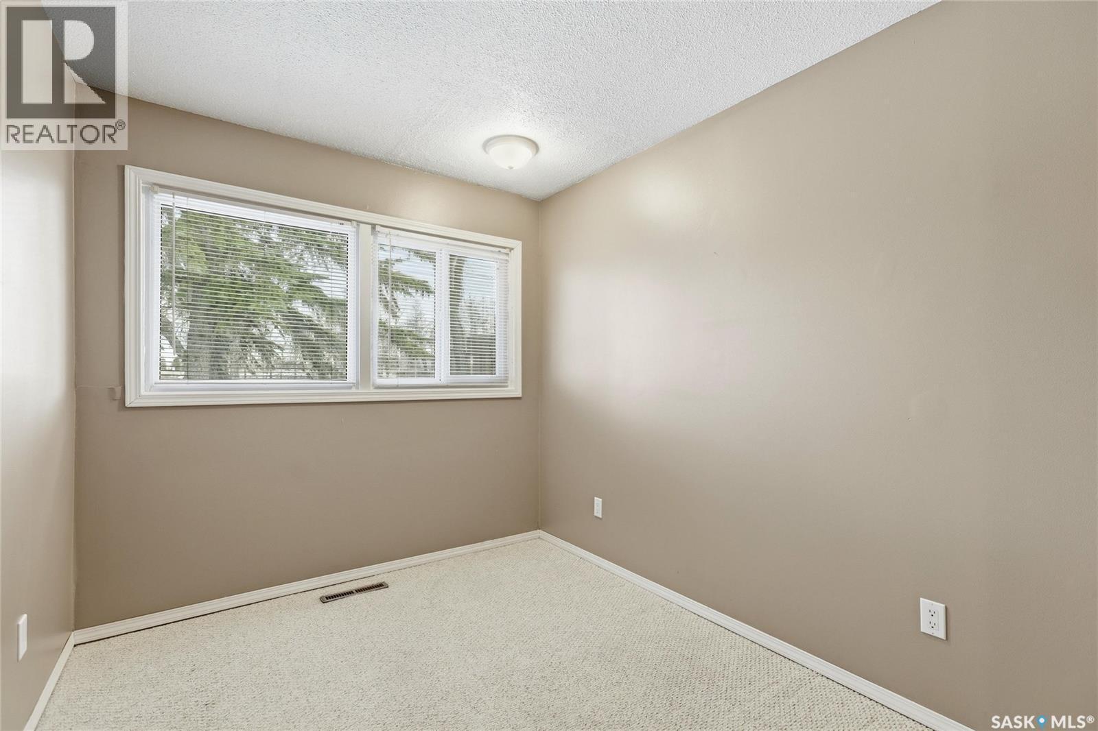 3312 Grant Road, Regina, SK - Indoor Photo Showing Other Room