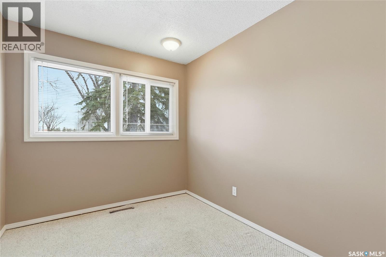3312 Grant Road, Regina, SK - Indoor Photo Showing Other Room