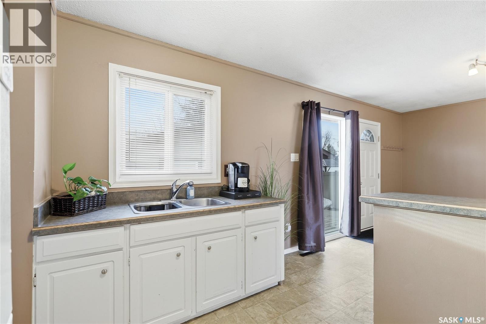 3312 Grant Road, Regina, SK - Indoor Photo Showing Other Room