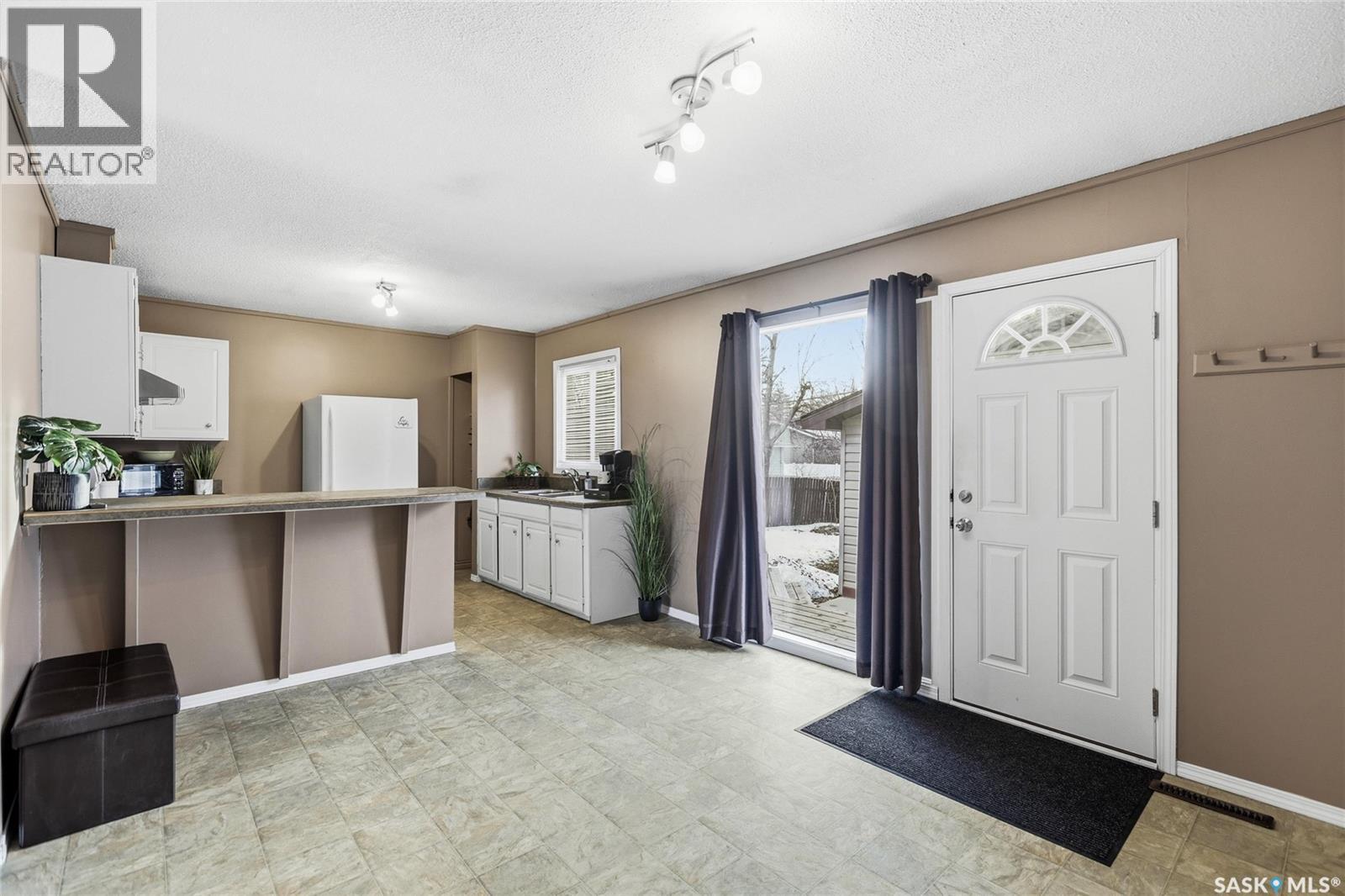 3312 Grant Road, Regina, SK - Indoor