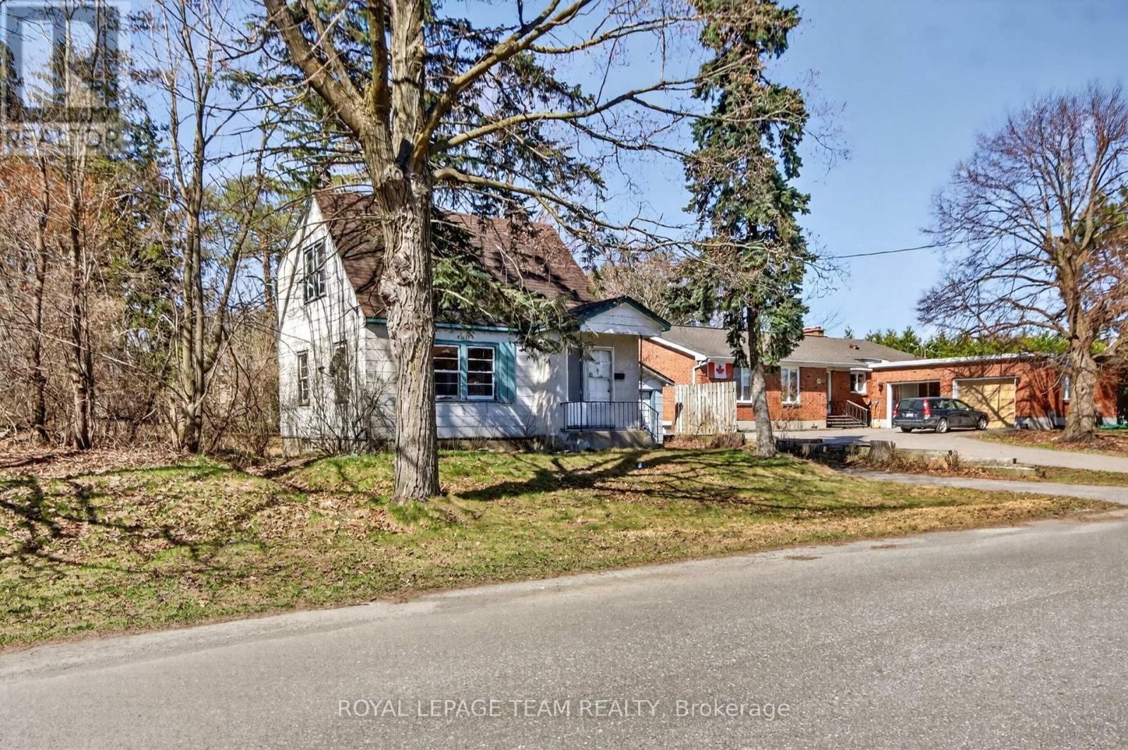 1548 Ortona Avenue, Ottawa, ON - Outdoor