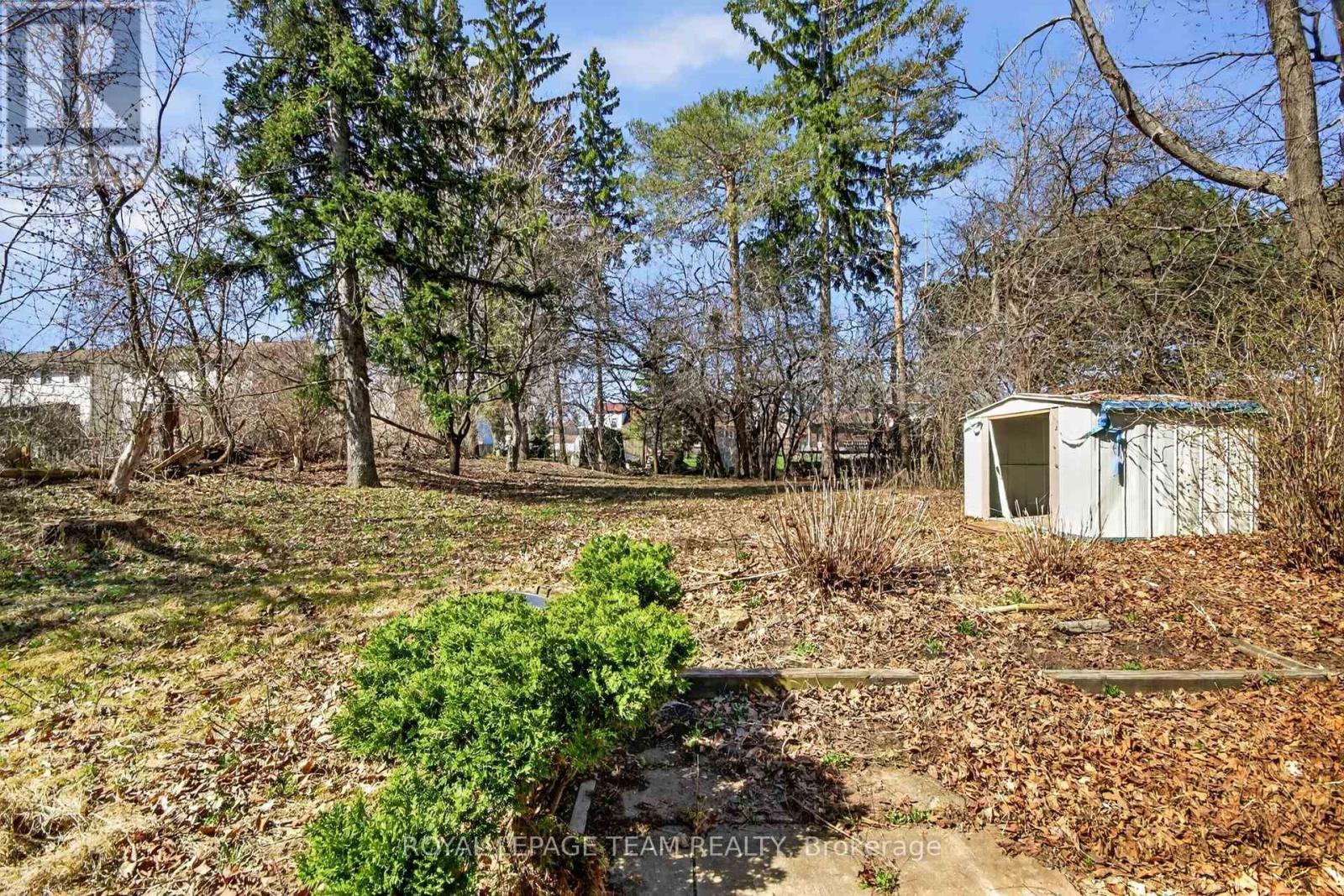 1548 Ortona Avenue, Ottawa, ON - Outdoor