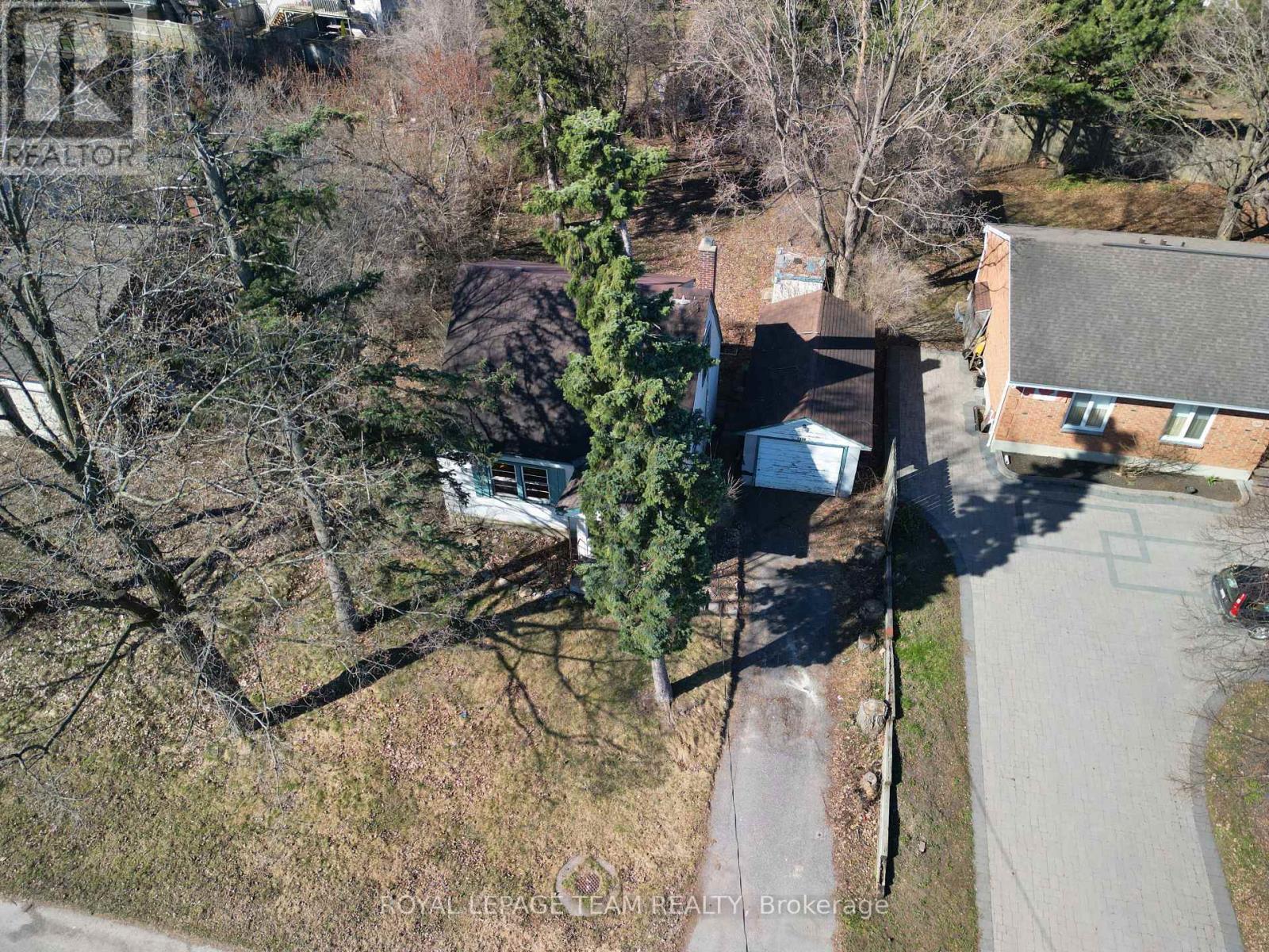 1548 Ortona Avenue, Ottawa, ON - Outdoor
