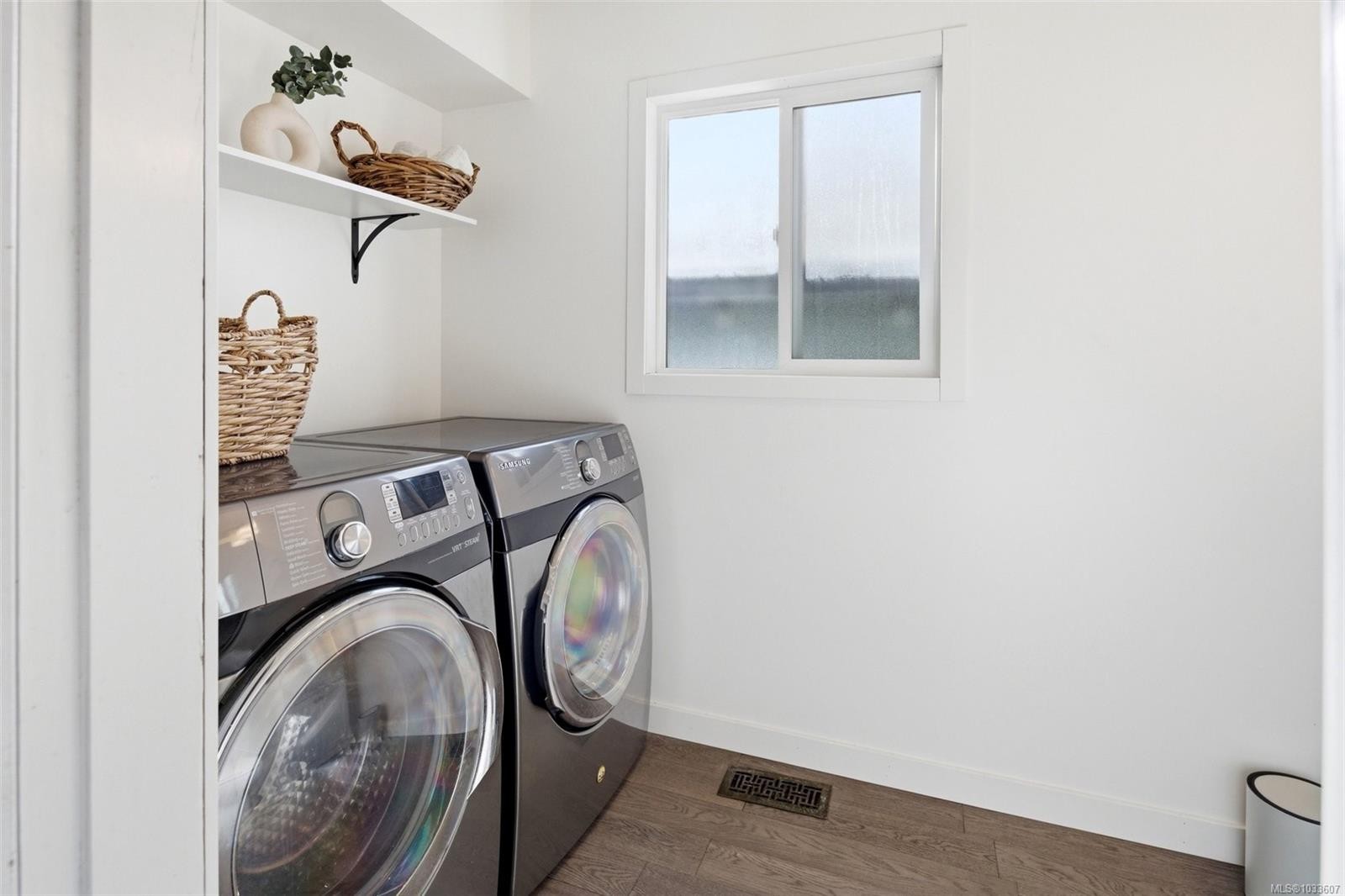 4104 Longview Dr, Saanich, BC