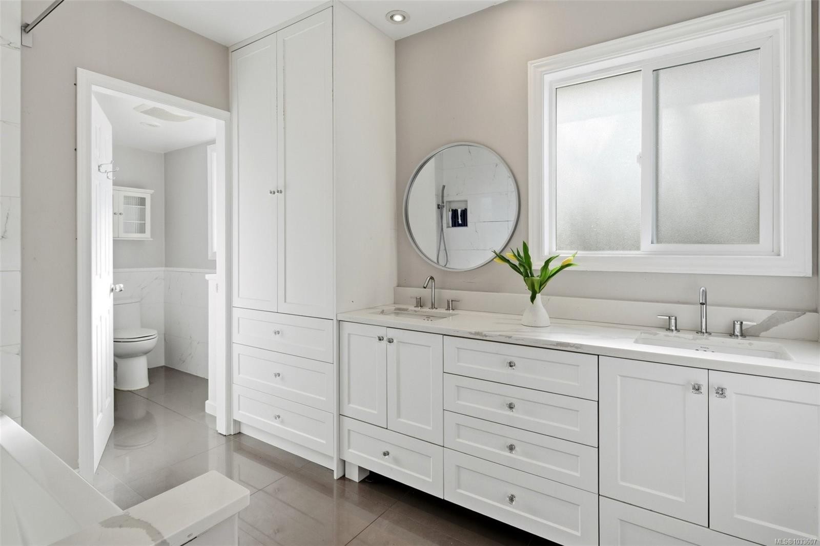 4104 Longview Dr, Saanich, BC