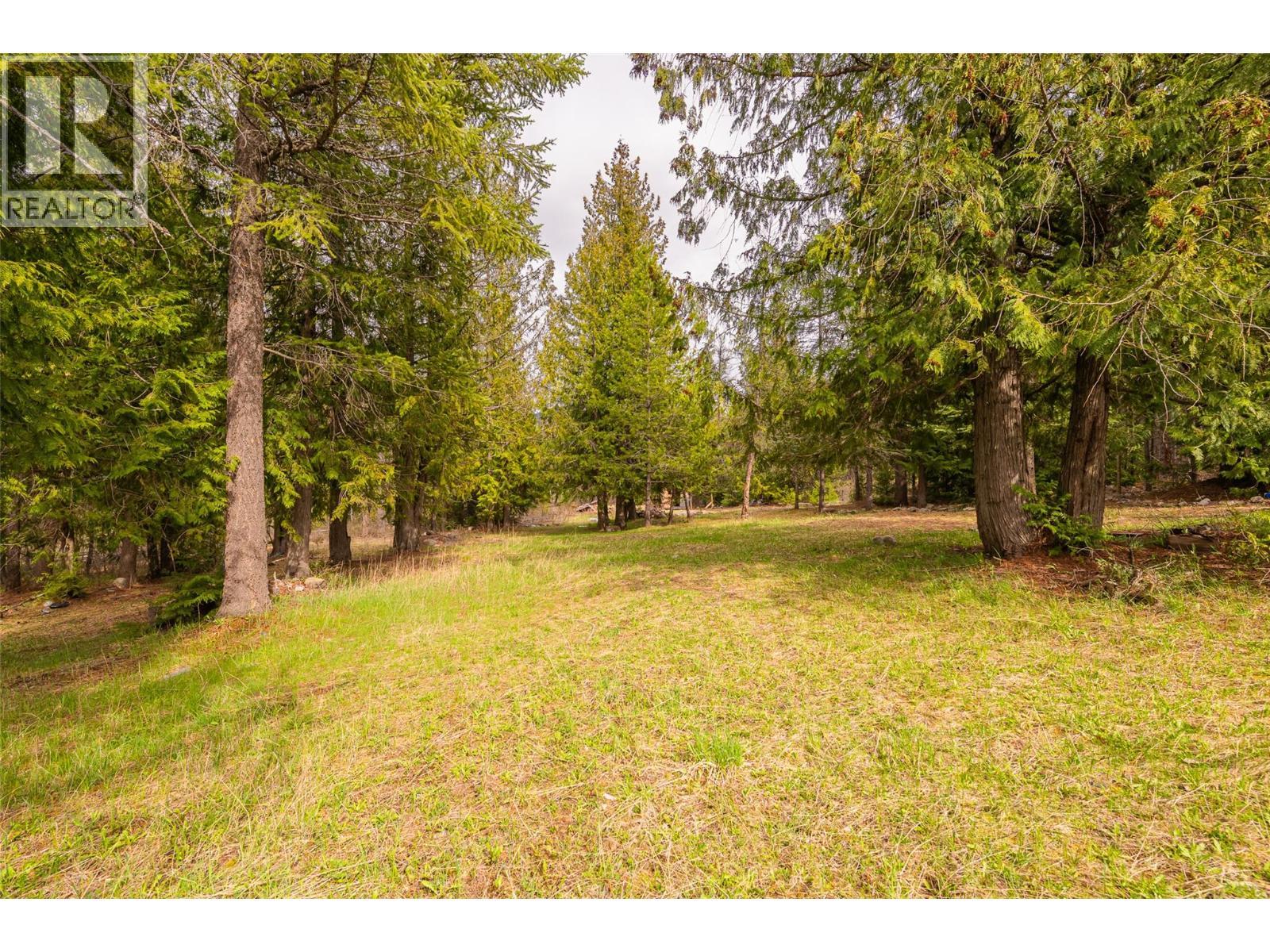 420 Macleod Street, Kitchener, BC