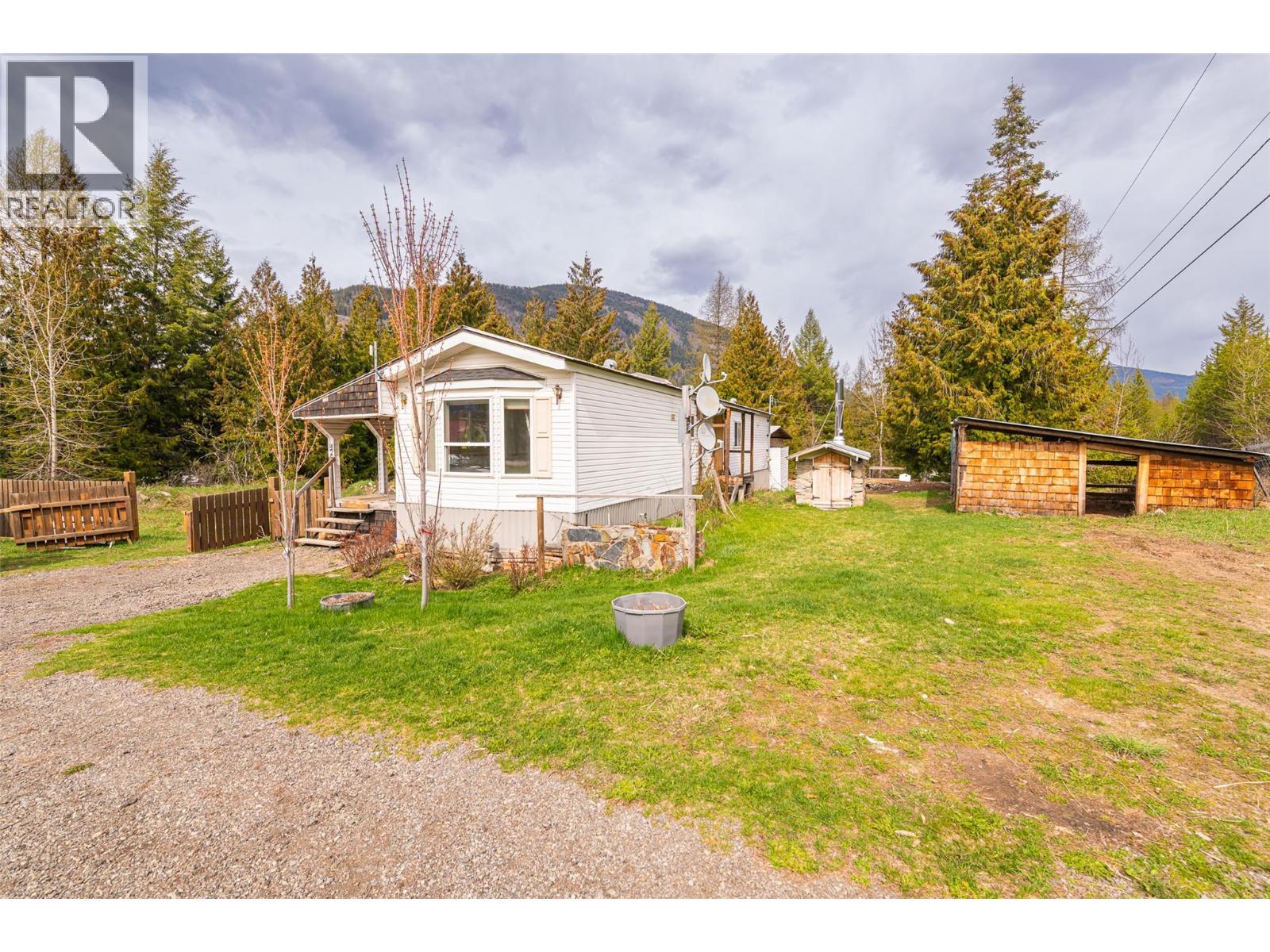 420 Macleod Street, Kitchener, BC