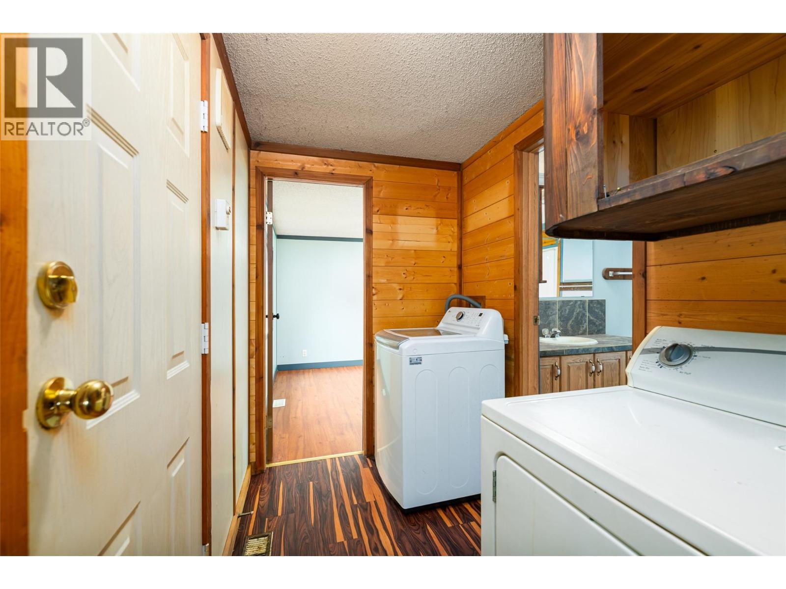 420 Macleod Street, Kitchener, BC