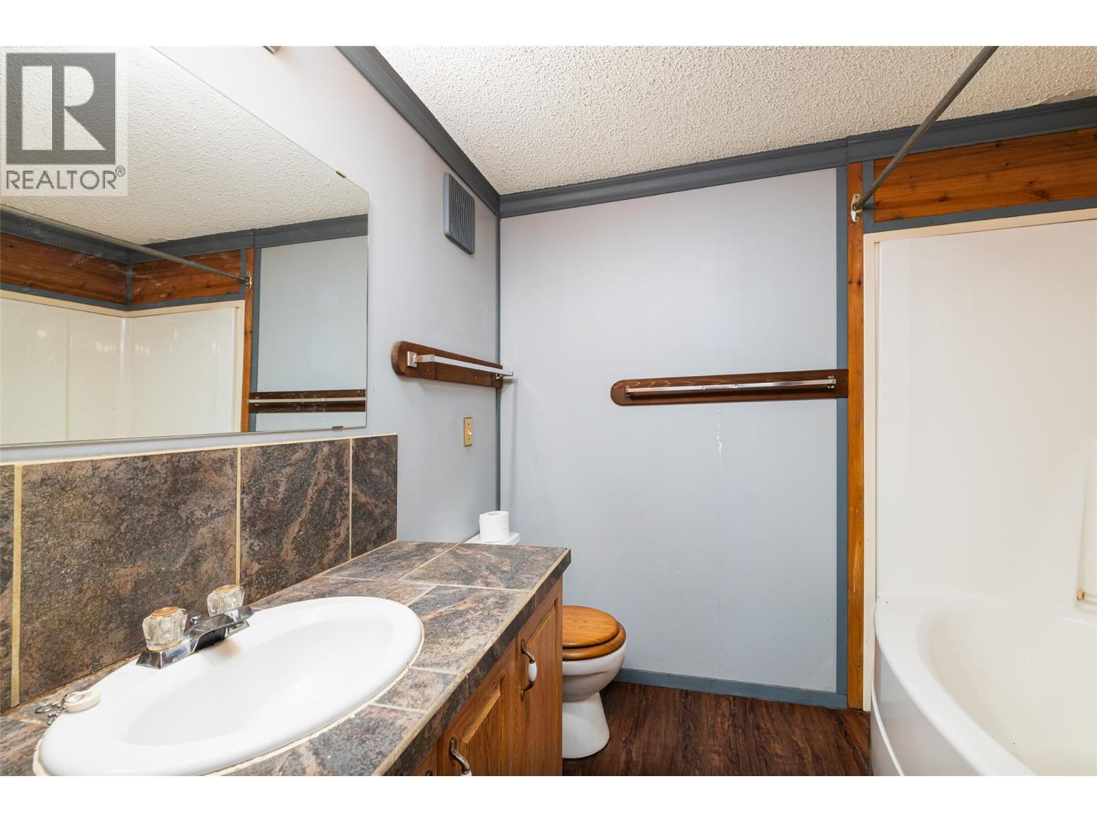 420 Macleod Street, Kitchener, BC