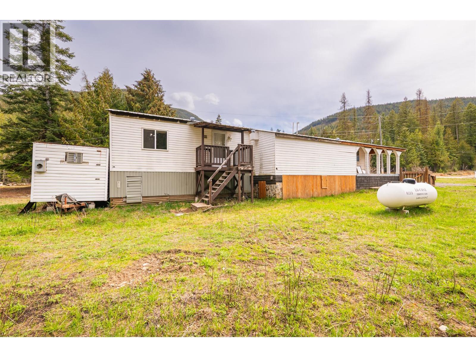 420 Macleod Street, Kitchener, BC