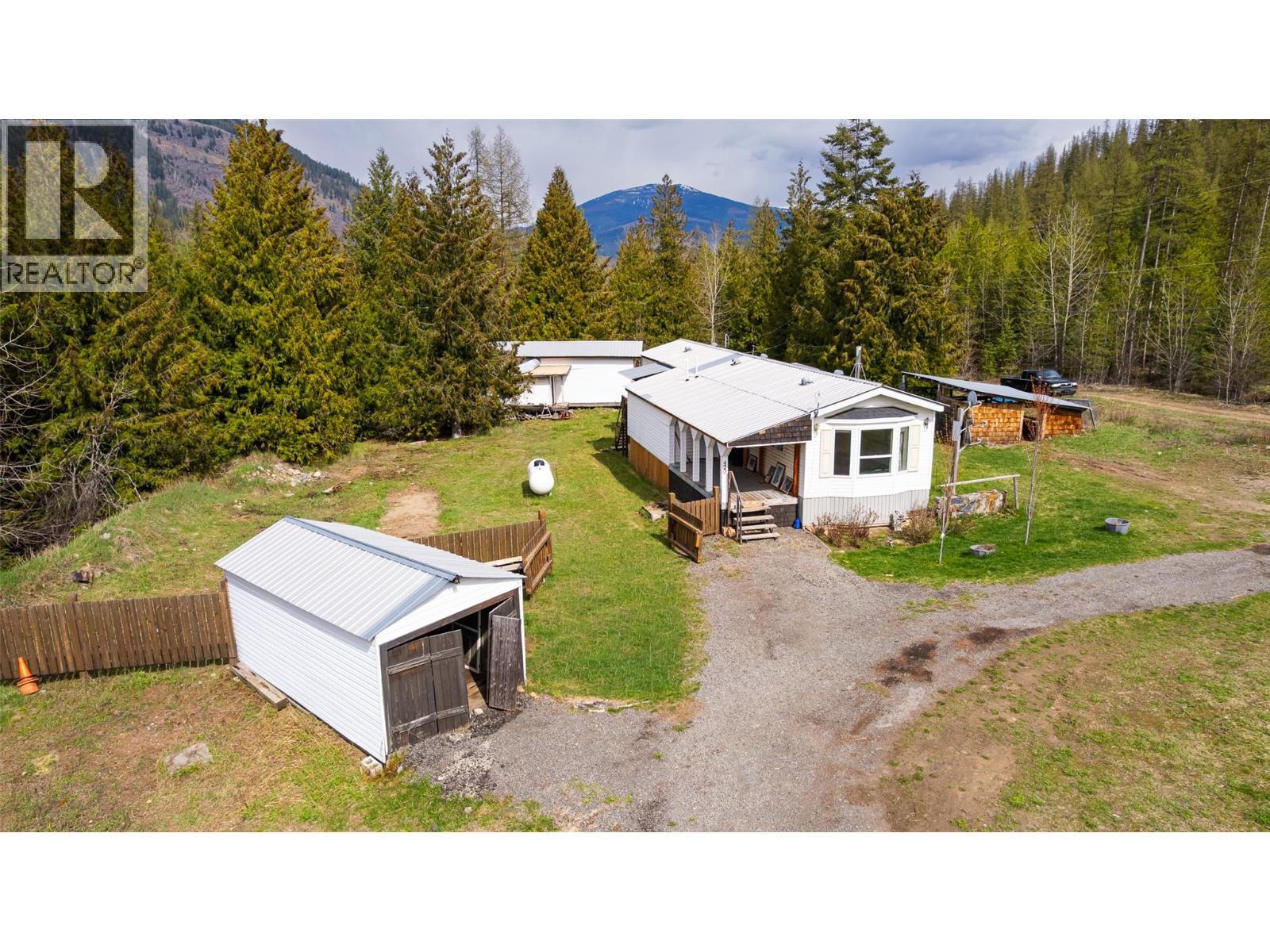 420 Macleod Street, Kitchener, BC