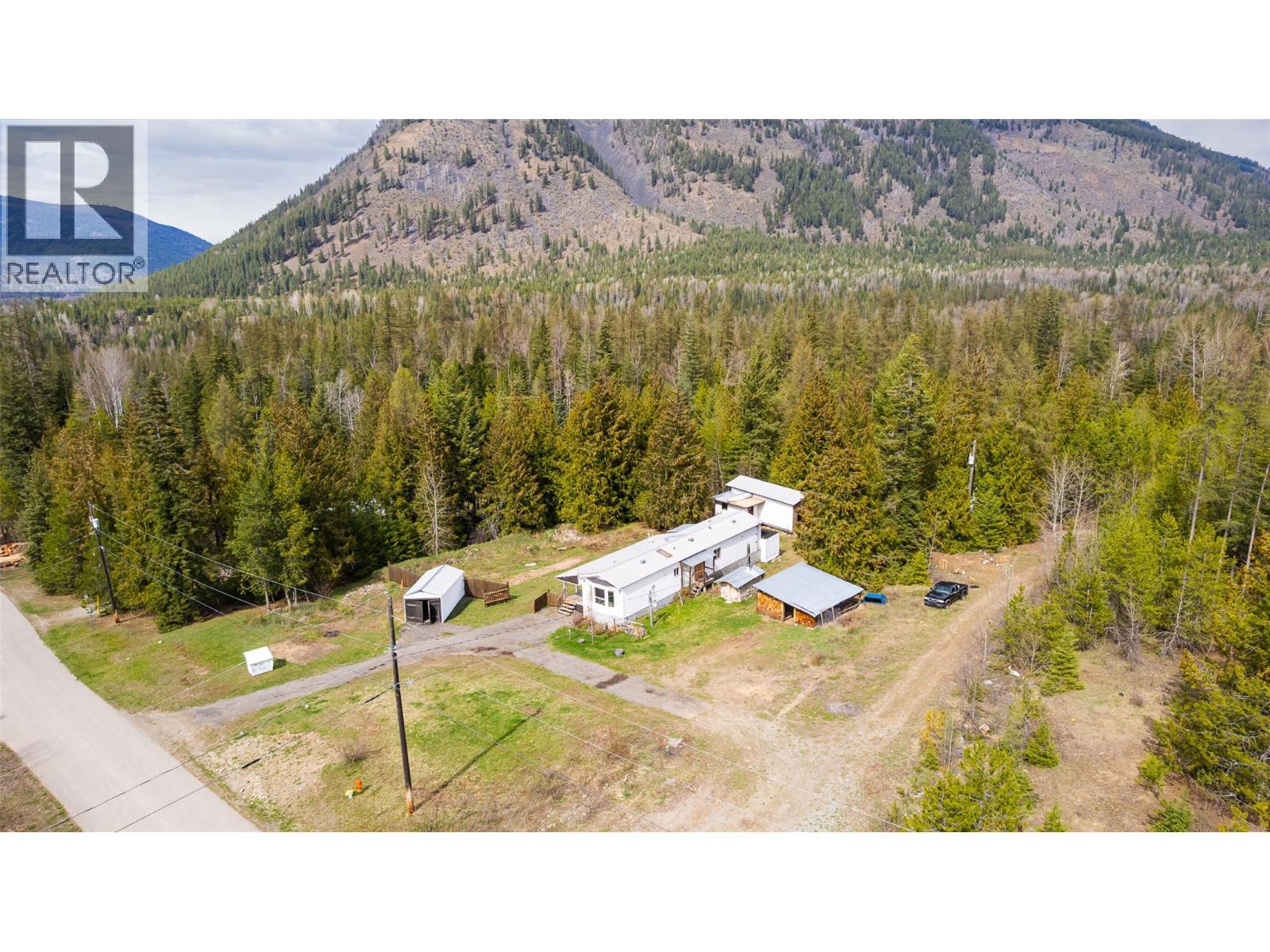 420 Macleod Street, Kitchener, BC
