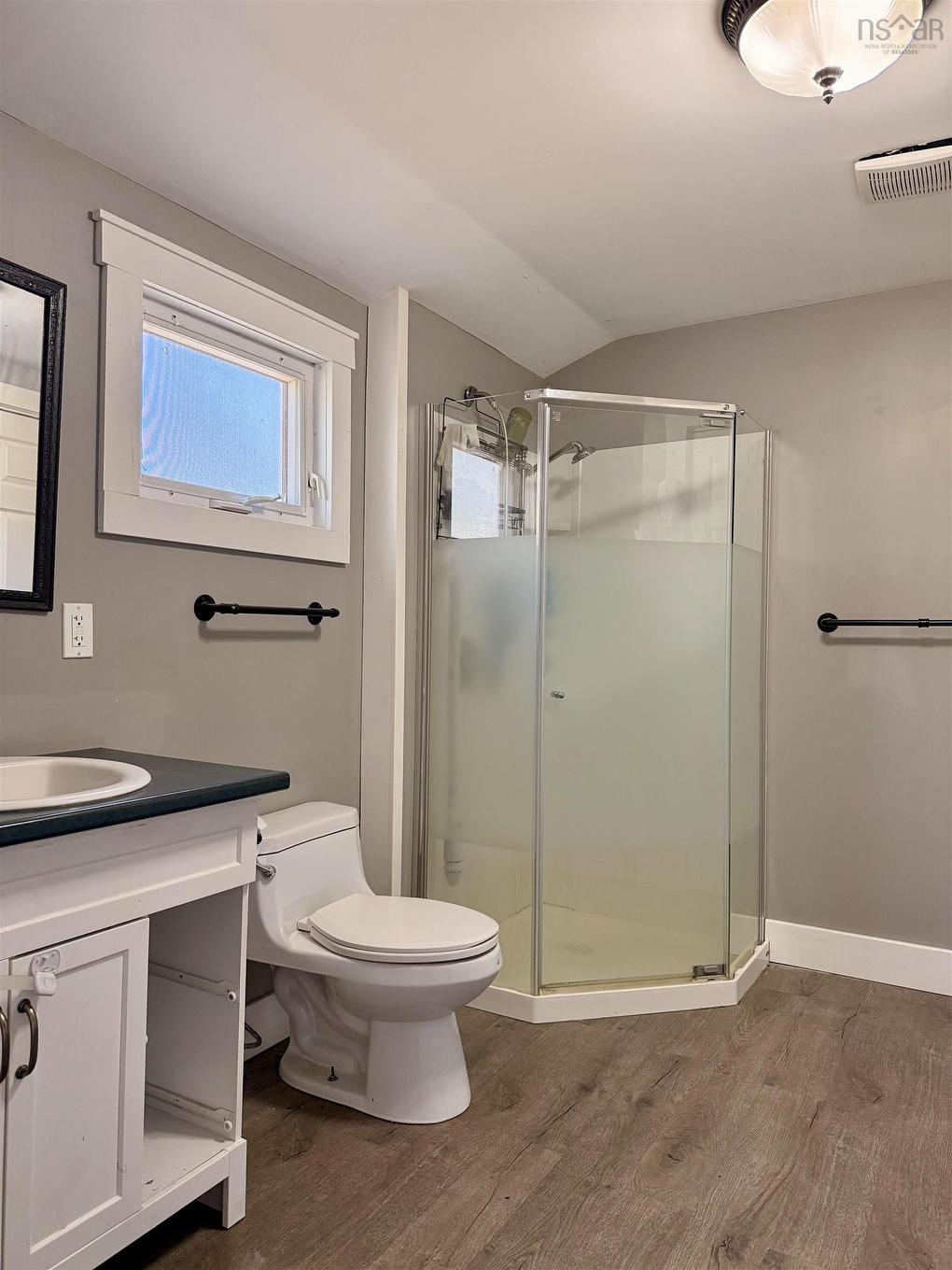 225 Water Street, Shelburne, NS