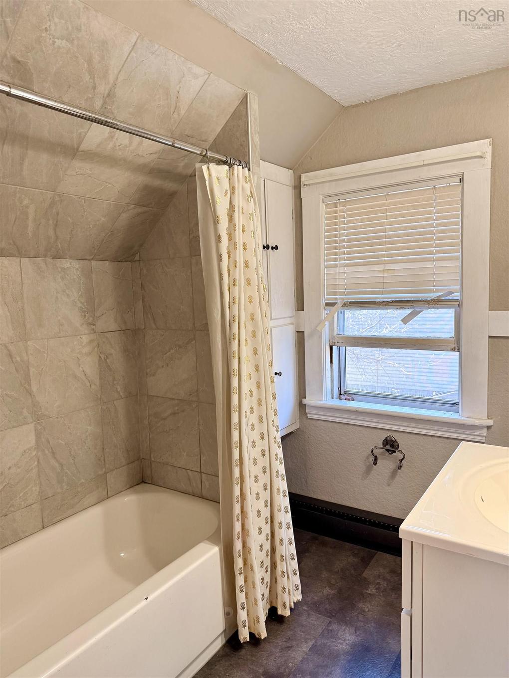 225 Water Street, Shelburne, NS