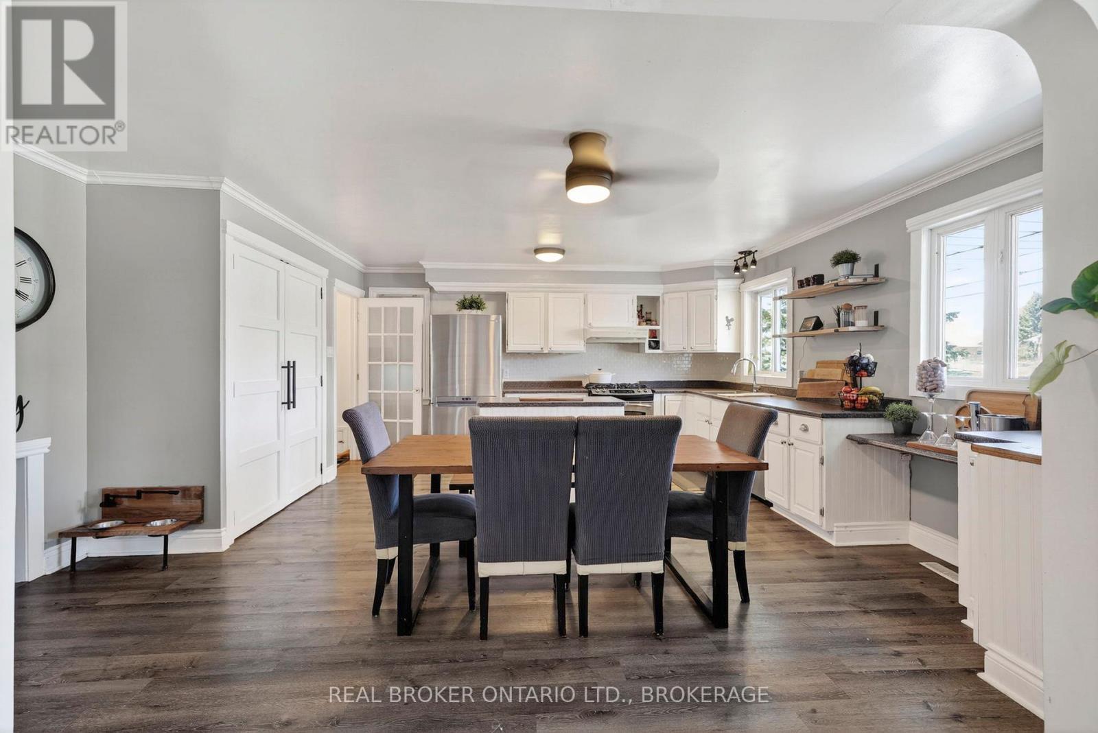 615 Twelfth Street E, Cornwall, ON - Indoor Photo Showing Dining Room