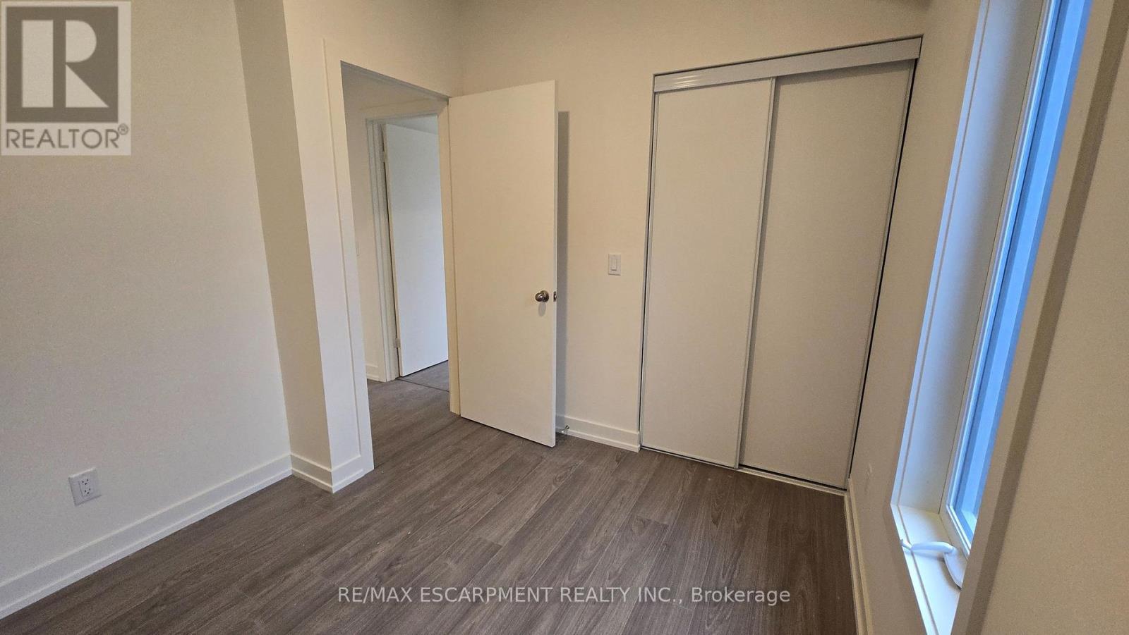210B - 16 Melbourne Avenue, St. Catharines, ON - Indoor Photo Showing Other Room