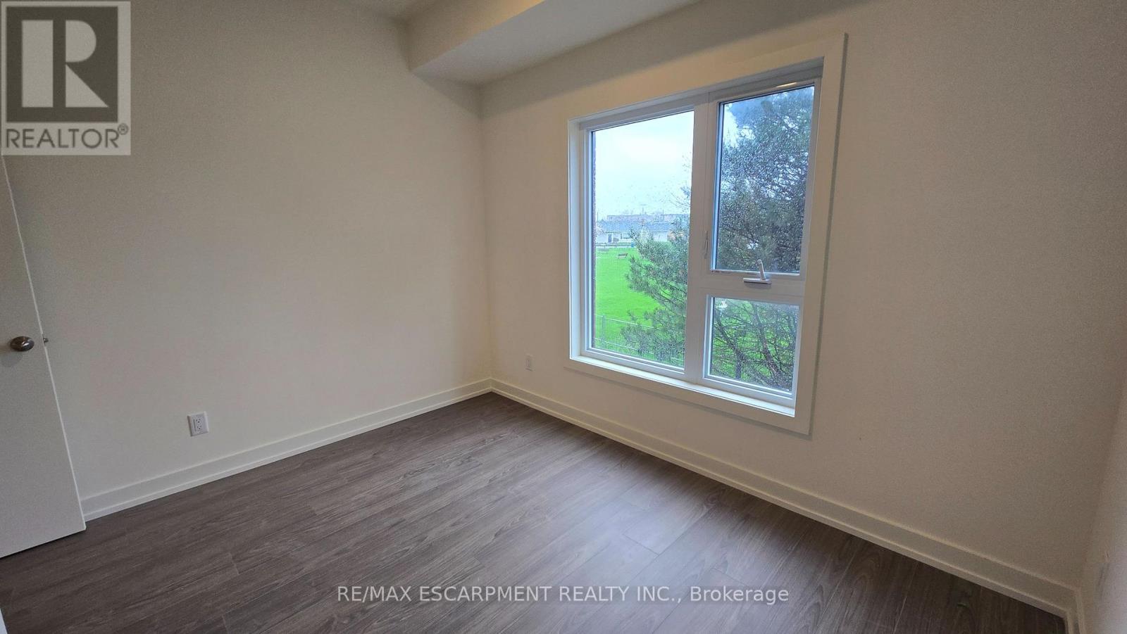210B - 16 Melbourne Avenue, St. Catharines, ON - Indoor Photo Showing Other Room