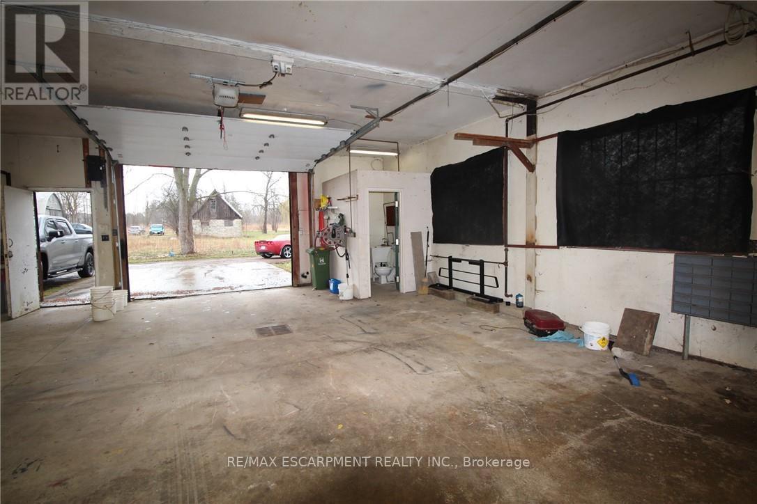 Warehouse - 481 Garner Road E, Hamilton, ON