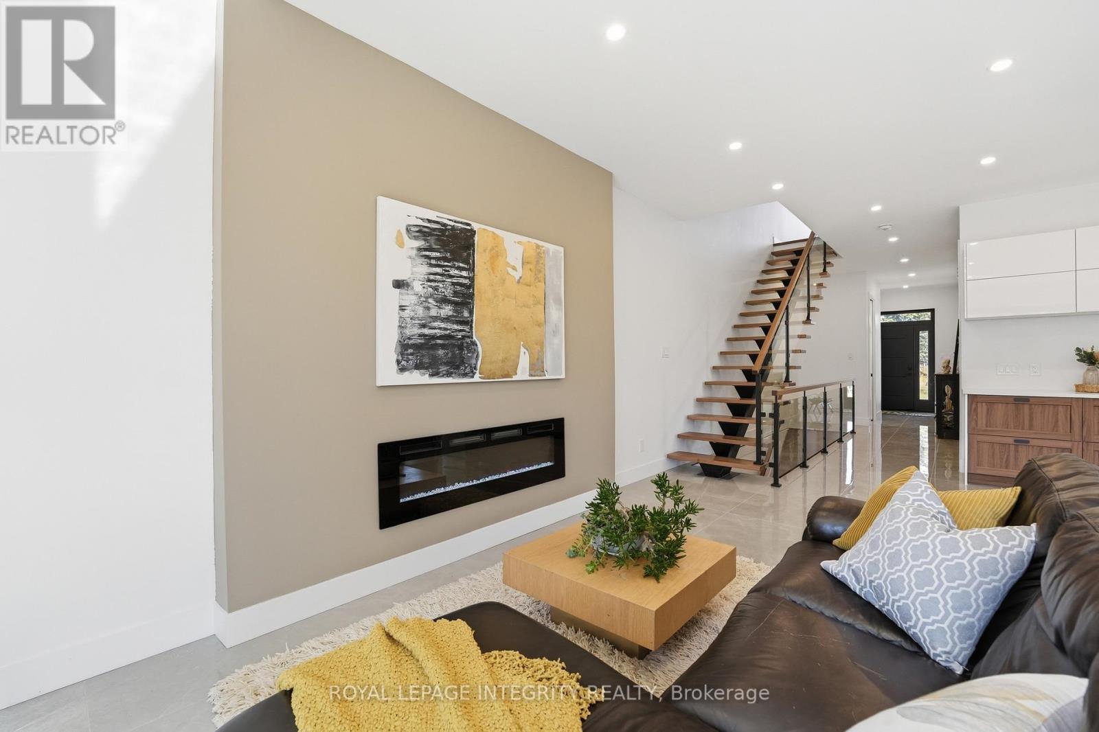 984 Watson Street, Ottawa, ON - Indoor Photo Showing Living Room With Fireplace
