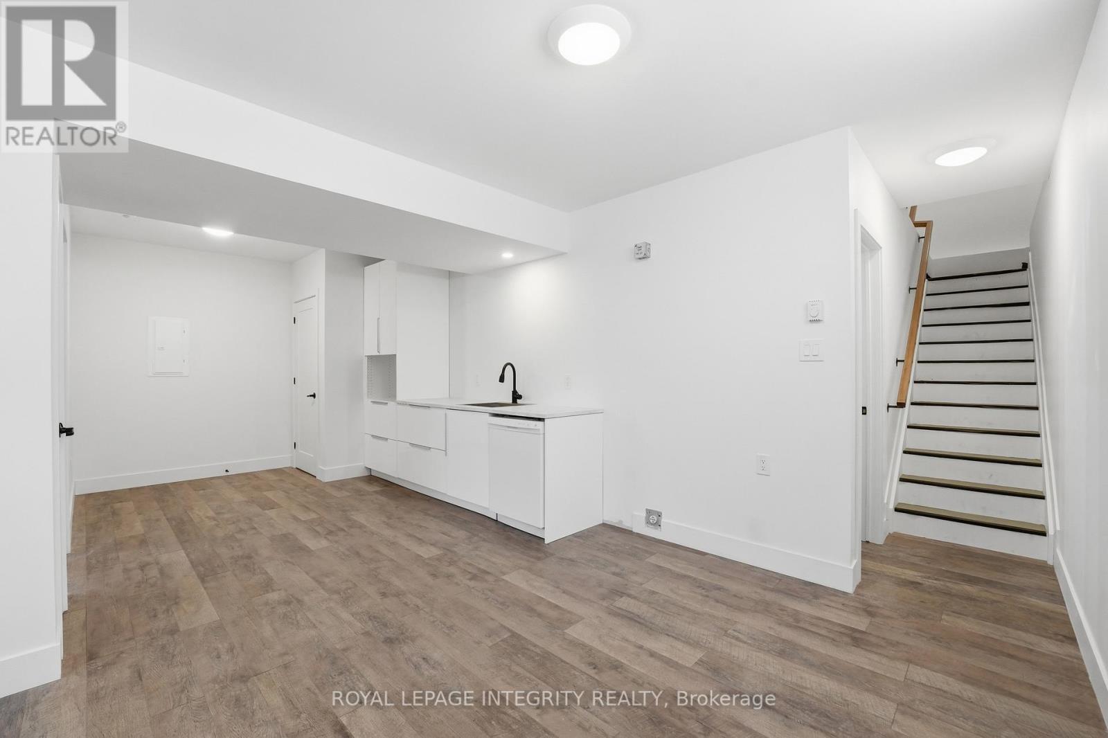 984 Watson Street, Ottawa, ON - Indoor Photo Showing Other Room