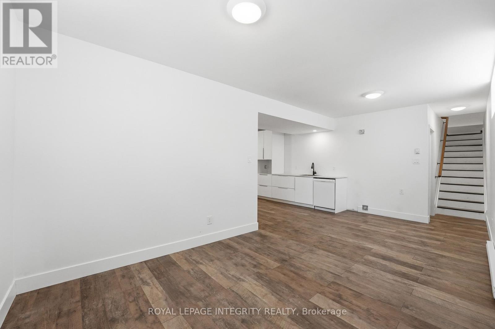 984 Watson Street, Ottawa, ON - Indoor Photo Showing Other Room
