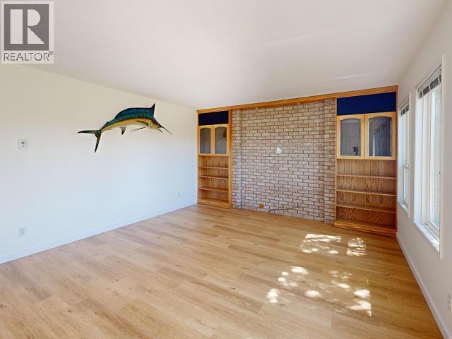 8098 Centennial Drive, Powell River, BC