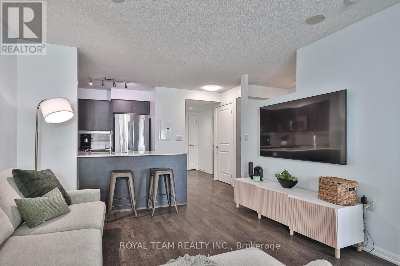 1905 - 125 Western Battery Rd Road, Toronto, ON - Indoor Photo Showing Living Room