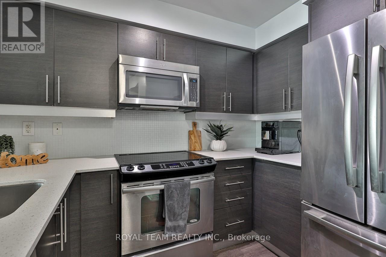 1905 - 125 Western Battery Rd Road, Toronto, ON - Indoor Photo Showing Kitchen With Upgraded Kitchen