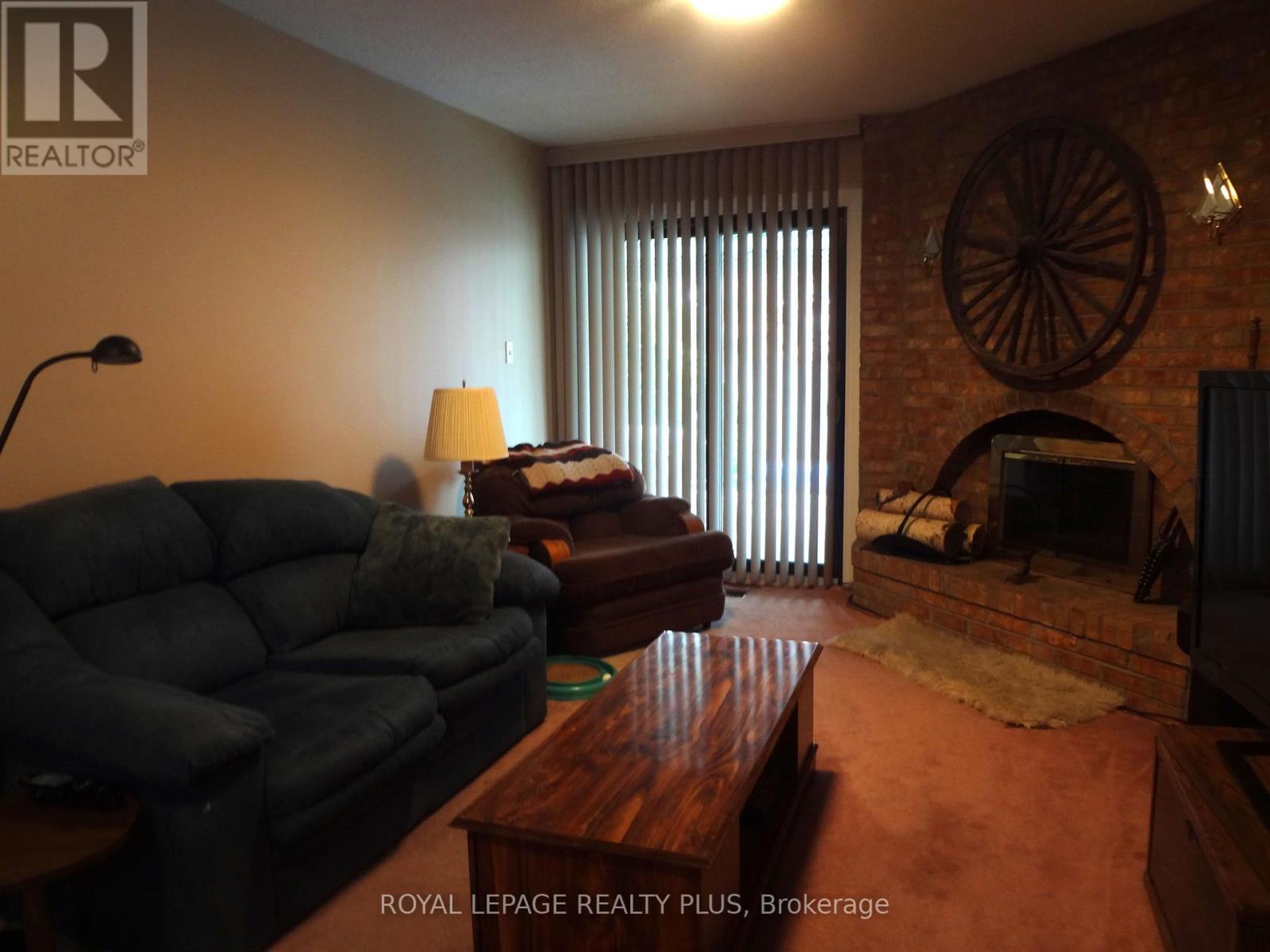 4170 Treetop Crescent, Mississauga, ON - Indoor Photo Showing Living Room