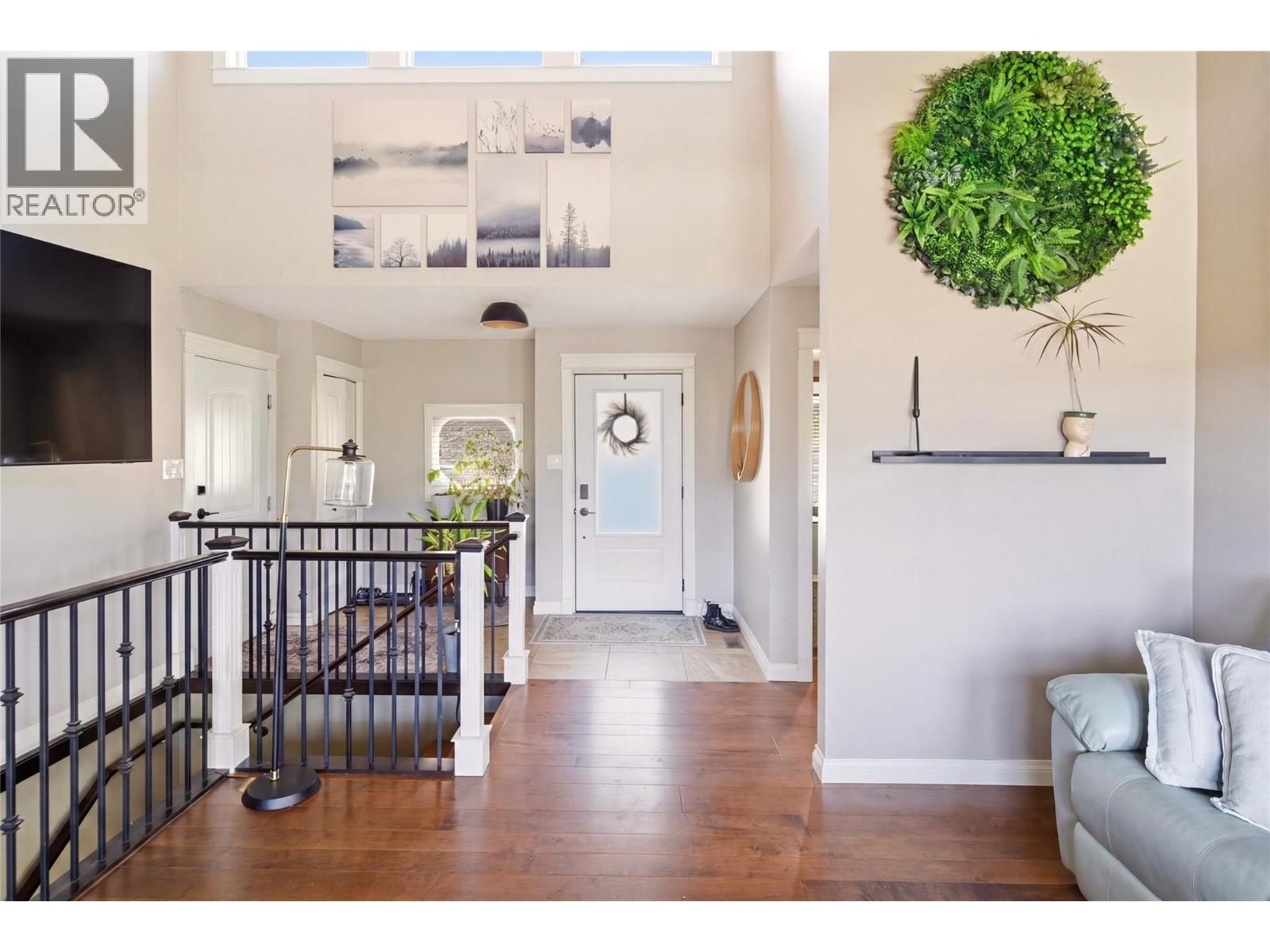 300 Scenic Drive, Coldstream, BC - Indoor Photo Showing Other Room