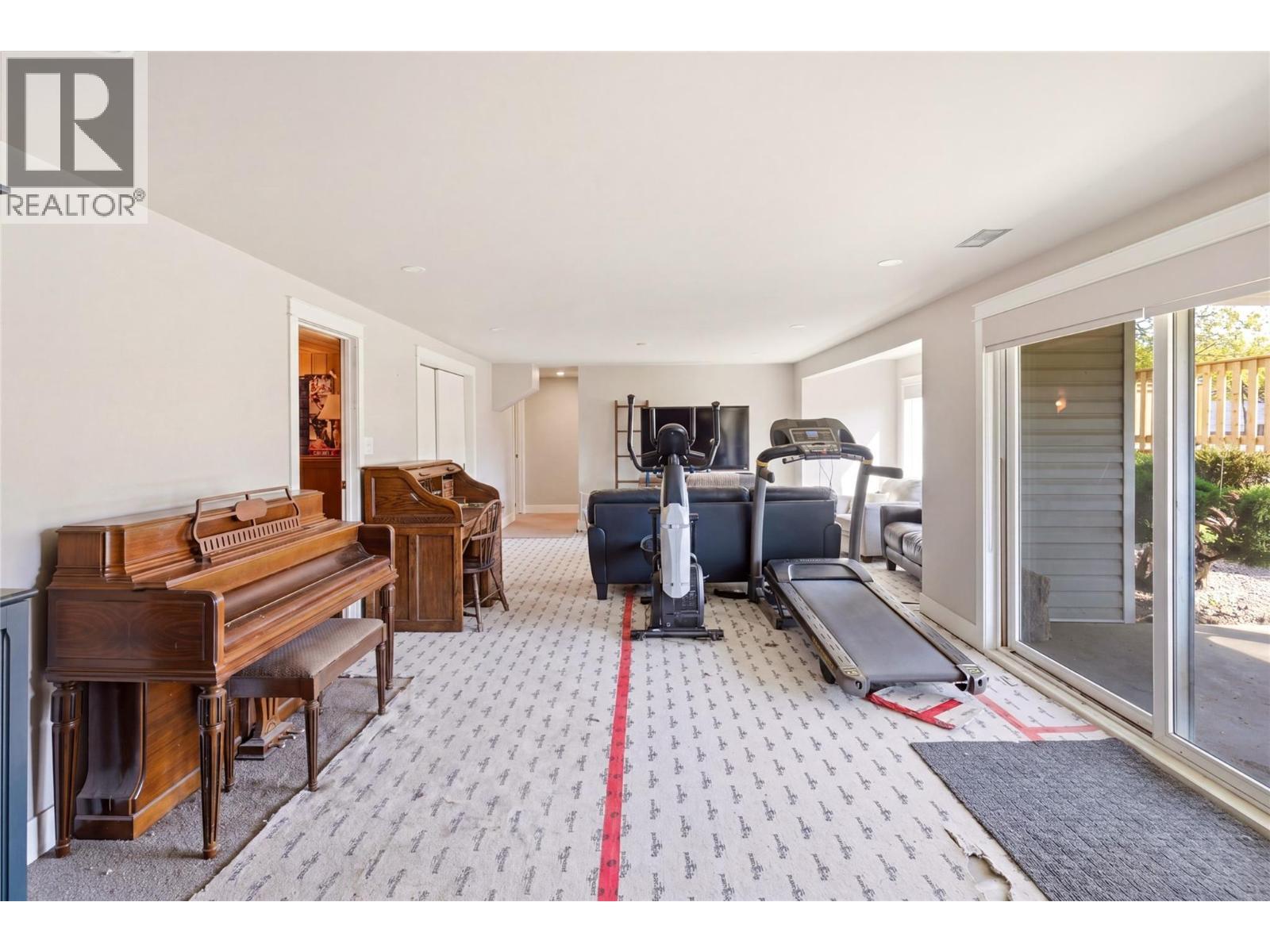300 Scenic Drive, Coldstream, BC - Indoor