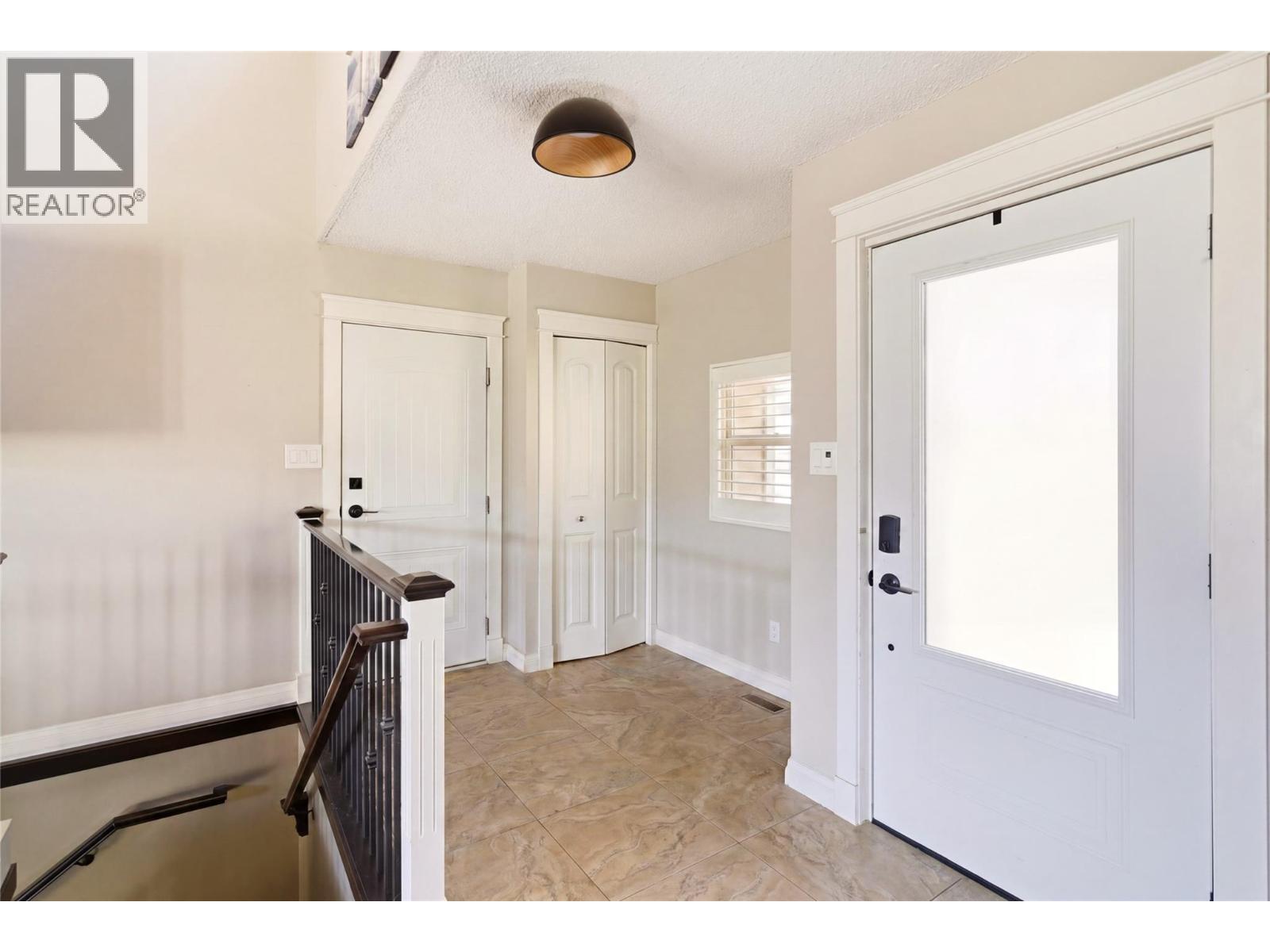 300 Scenic Drive, Coldstream, BC - Indoor Photo Showing Other Room