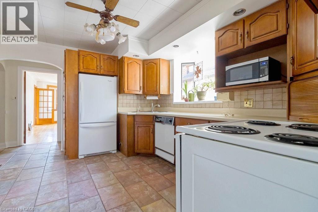 157 Longwood Road N, Hamilton, ON