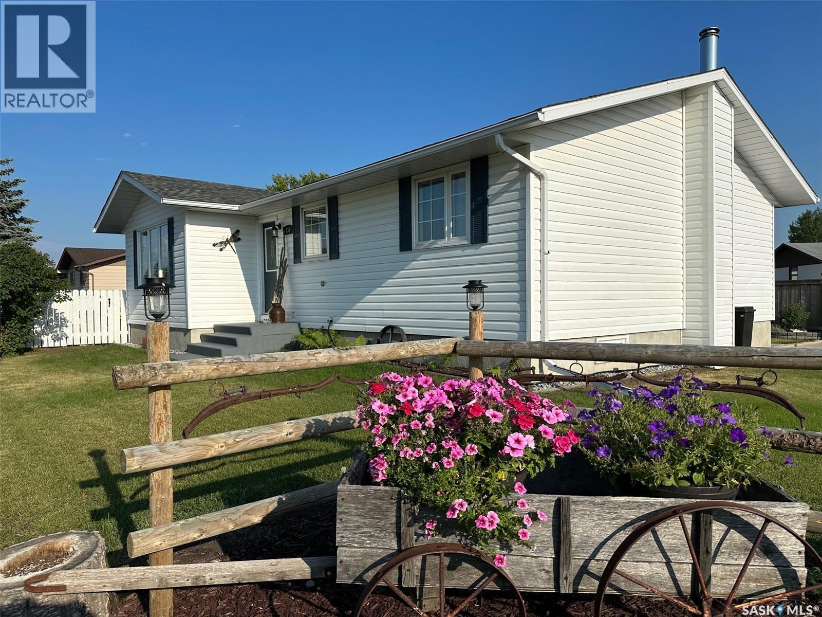 739 Hudson Crescent, Hudson Bay, SK - Outdoor