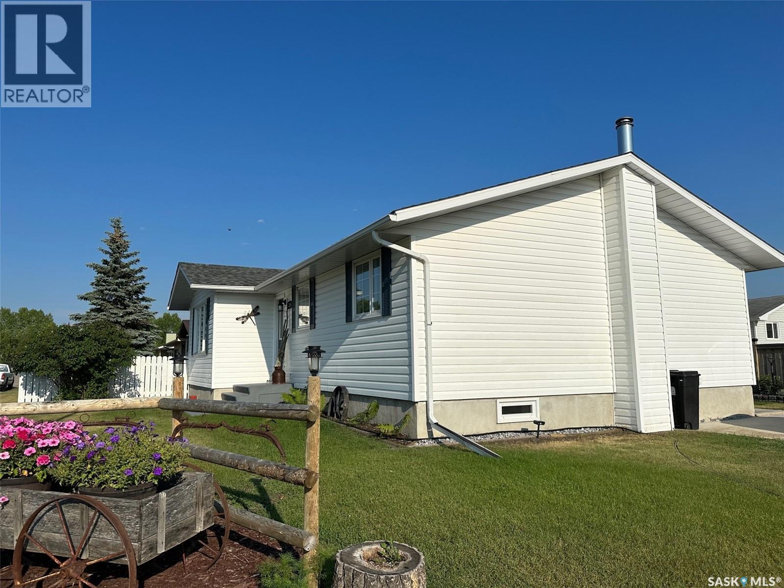 739 Hudson Crescent, Hudson Bay, SK - Outdoor