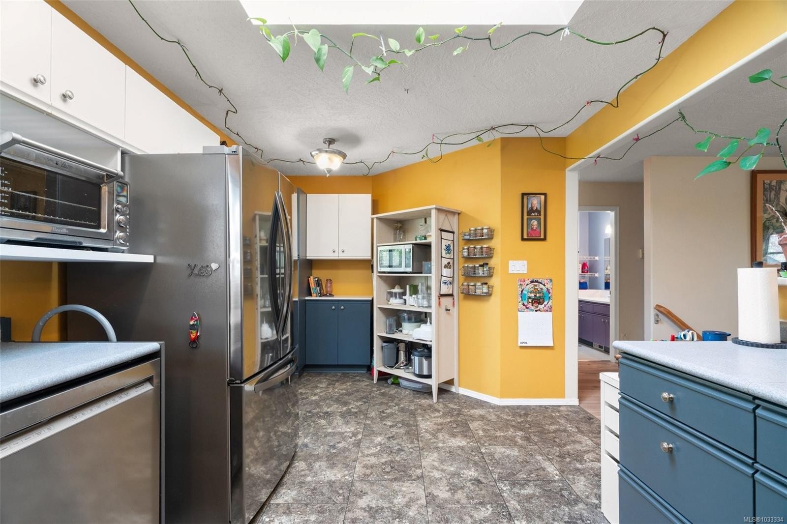 6419 Wicks Rd, Duncan, BC - Indoor Photo Showing Kitchen