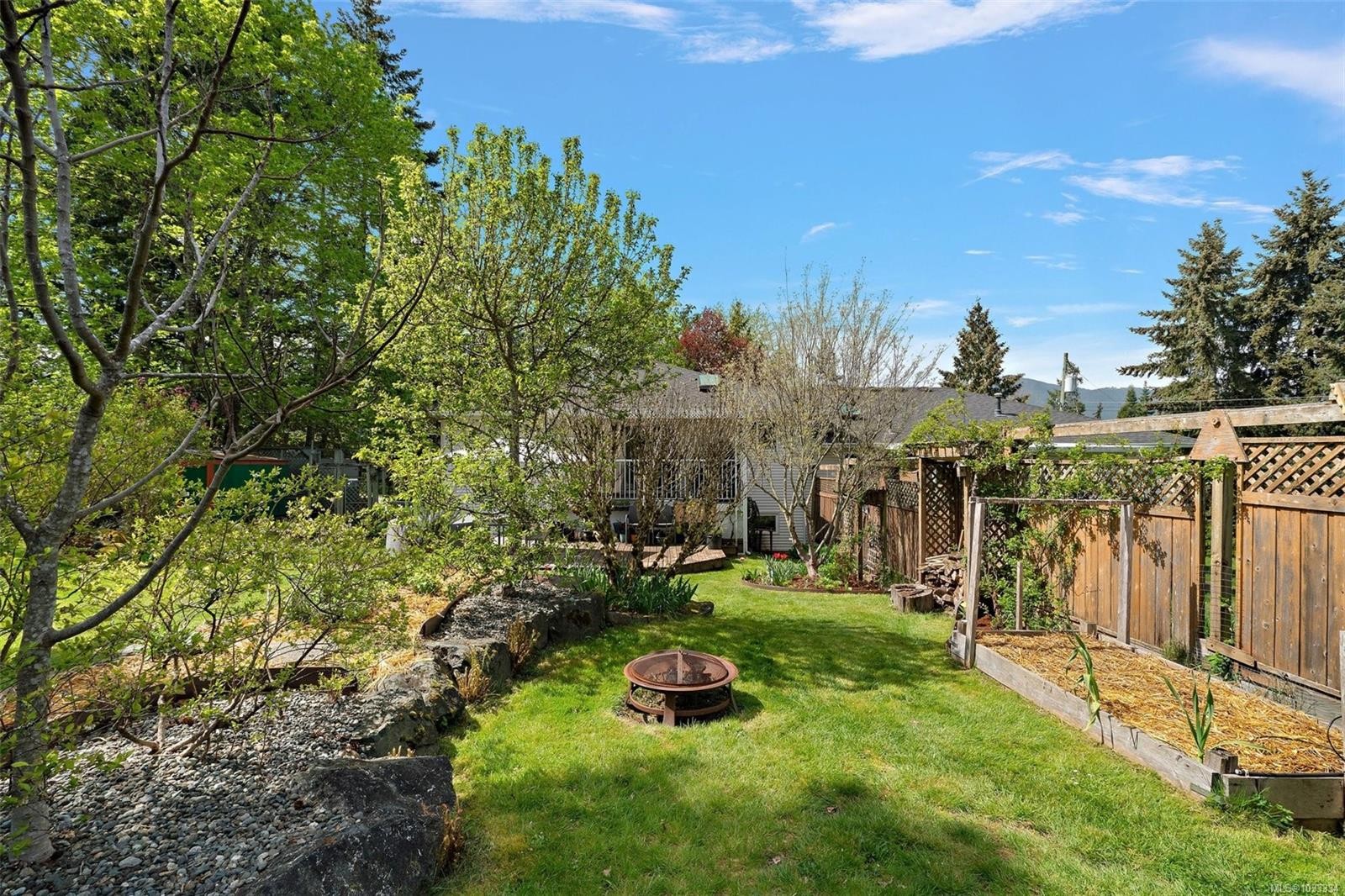 6419 Wicks Rd, Duncan, BC - Outdoor