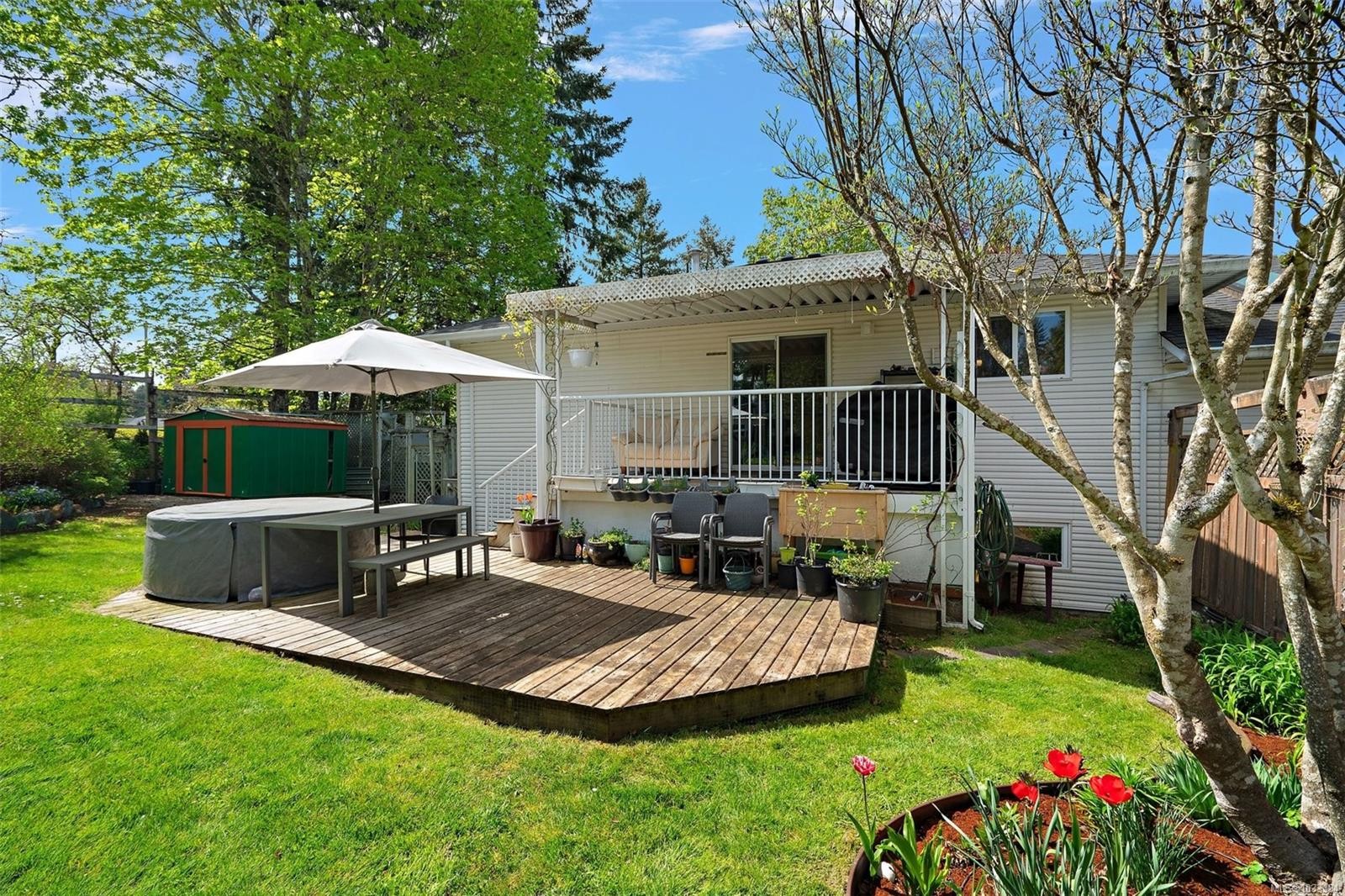 6419 Wicks Rd, Duncan, BC - Outdoor With Deck Patio Veranda
