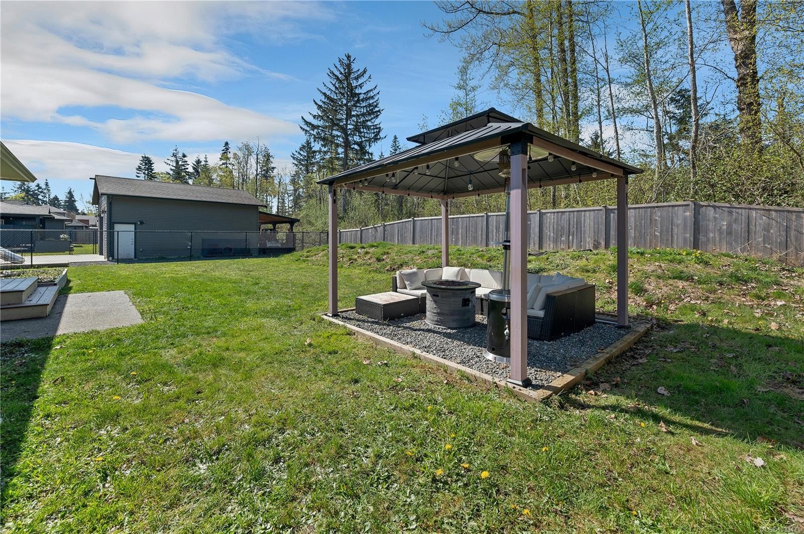 3965 Leeming Rd, Campbell River, BC