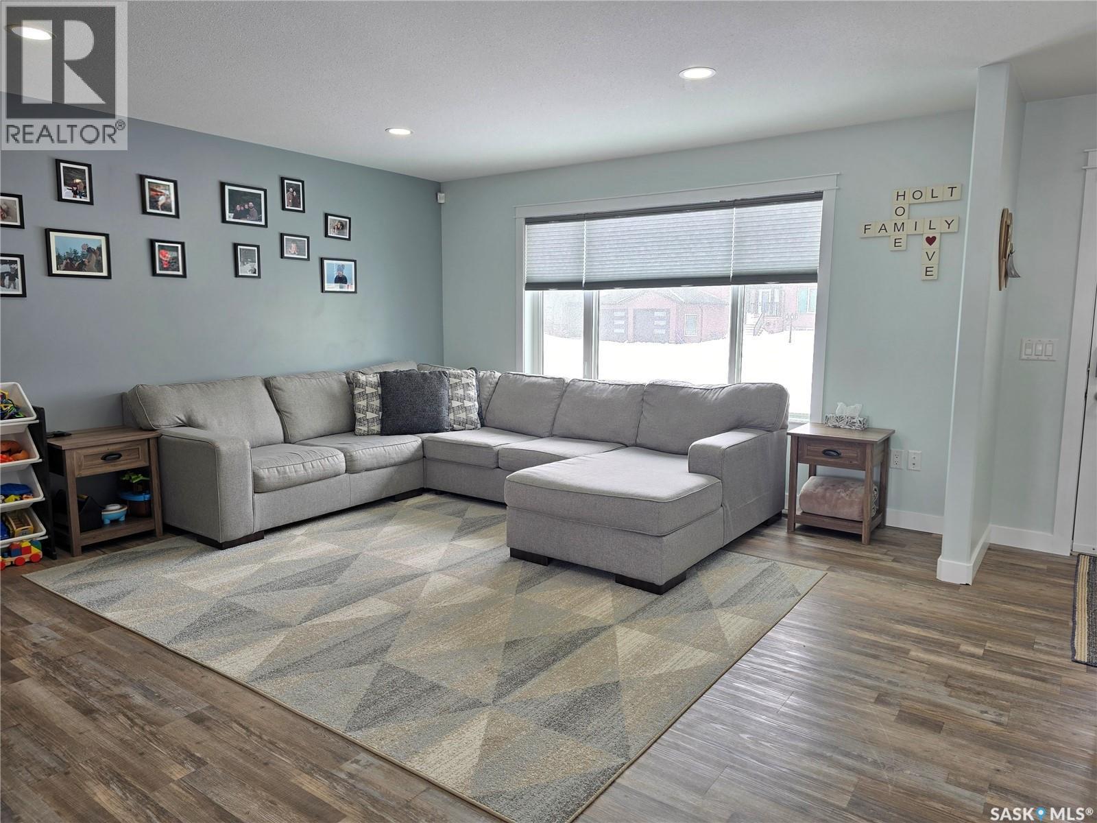 12 Scott Bay, Muenster, SK - Indoor Photo Showing Living Room