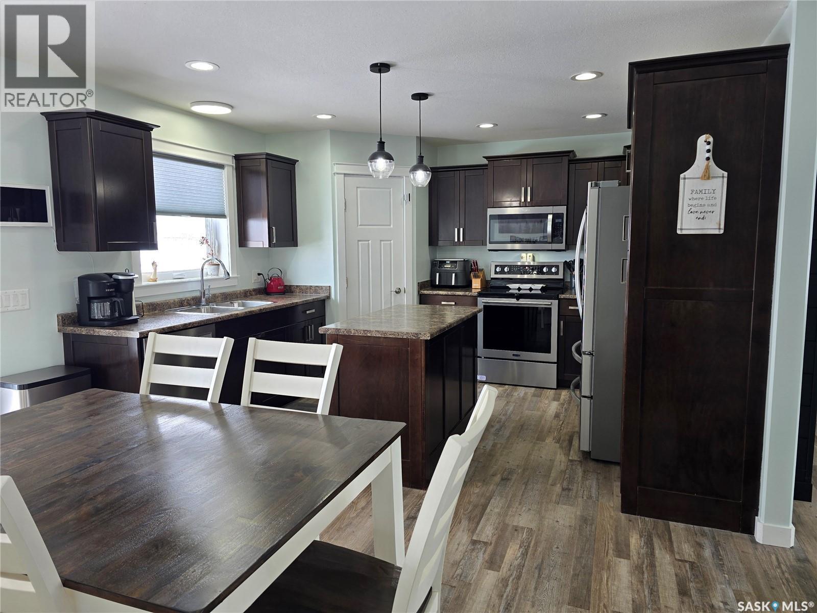 12 Scott Bay, Muenster, SK - Indoor