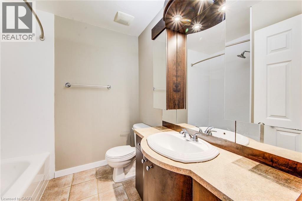 114 Dalegrove Drive, Kitchener, ON - Indoor Photo Showing Bathroom