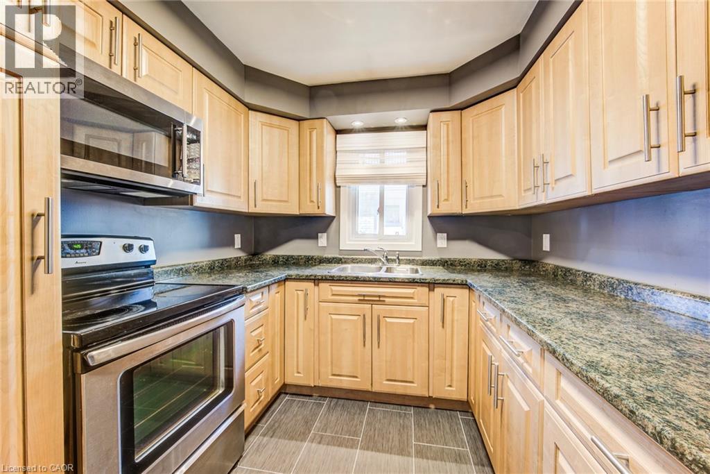 114 Dalegrove Drive, Kitchener, ON - Indoor Photo Showing Kitchen With Double Sink