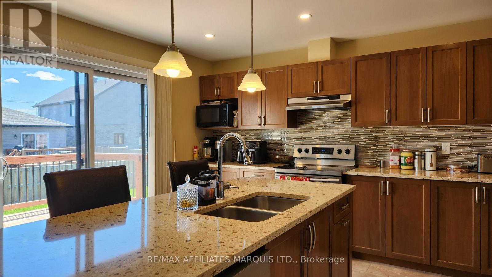 369 Belfort Crescent, Cornwall, ON - Indoor Photo Showing Kitchen With Double Sink