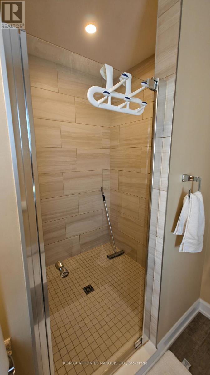 369 Belfort Crescent, Cornwall, ON - Indoor Photo Showing Bathroom