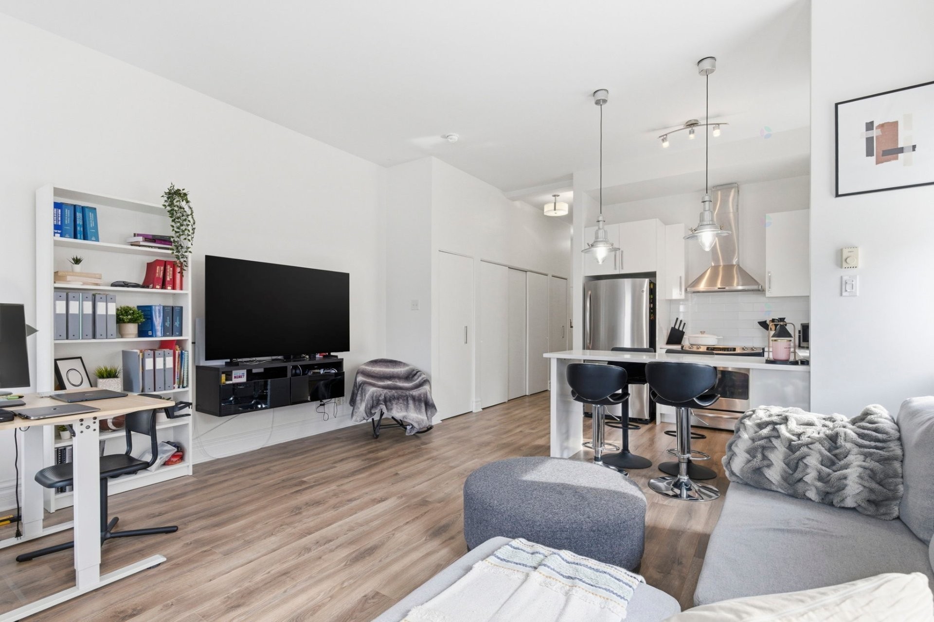 Living Room - 304-6725 Boul. St-Laurent, Montréal (Rosemont/La Petite-Patrie), QC - Indoor Photo Showing Living Room