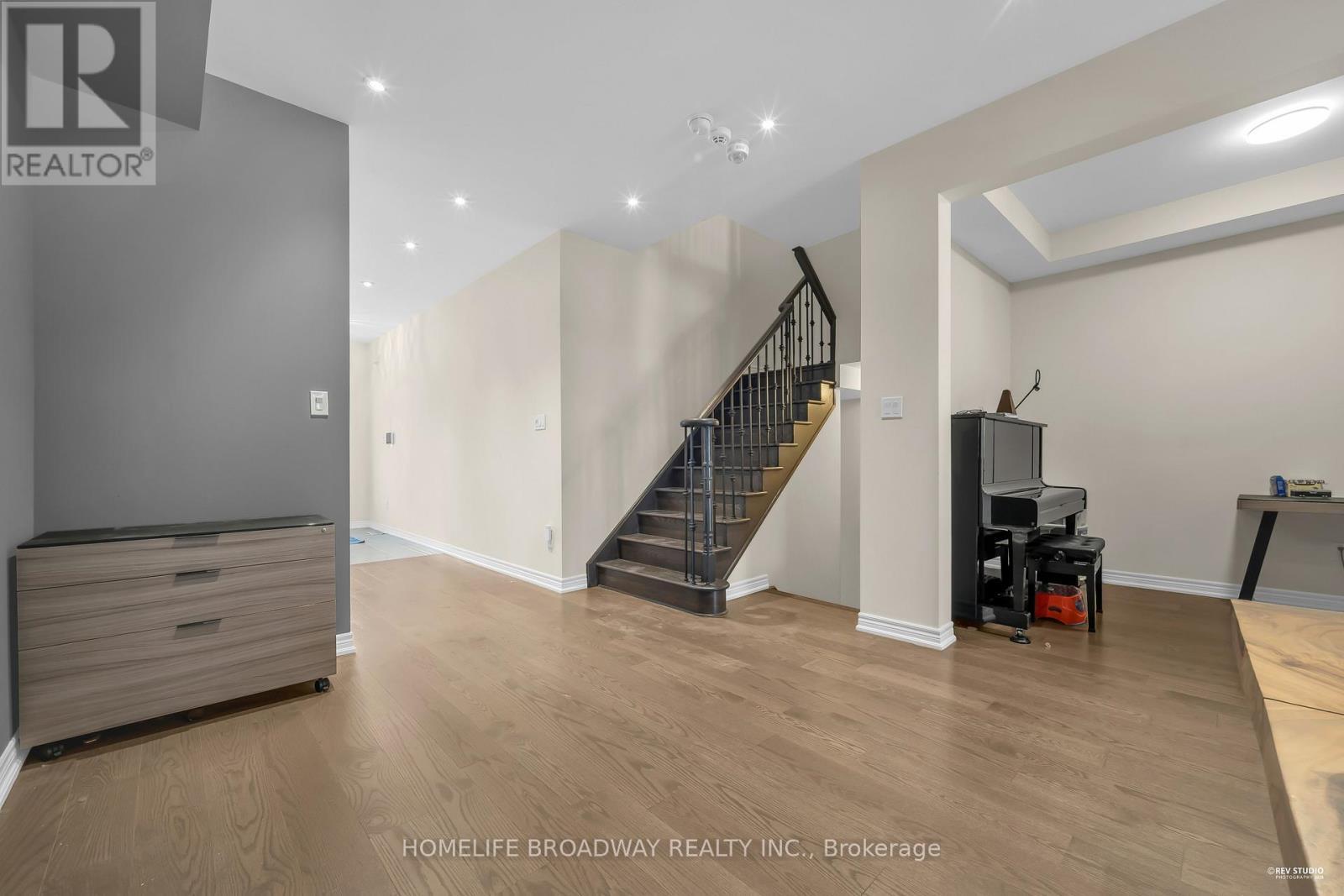 28 Paper Mills Crescent, Richmond Hill, ON - Indoor