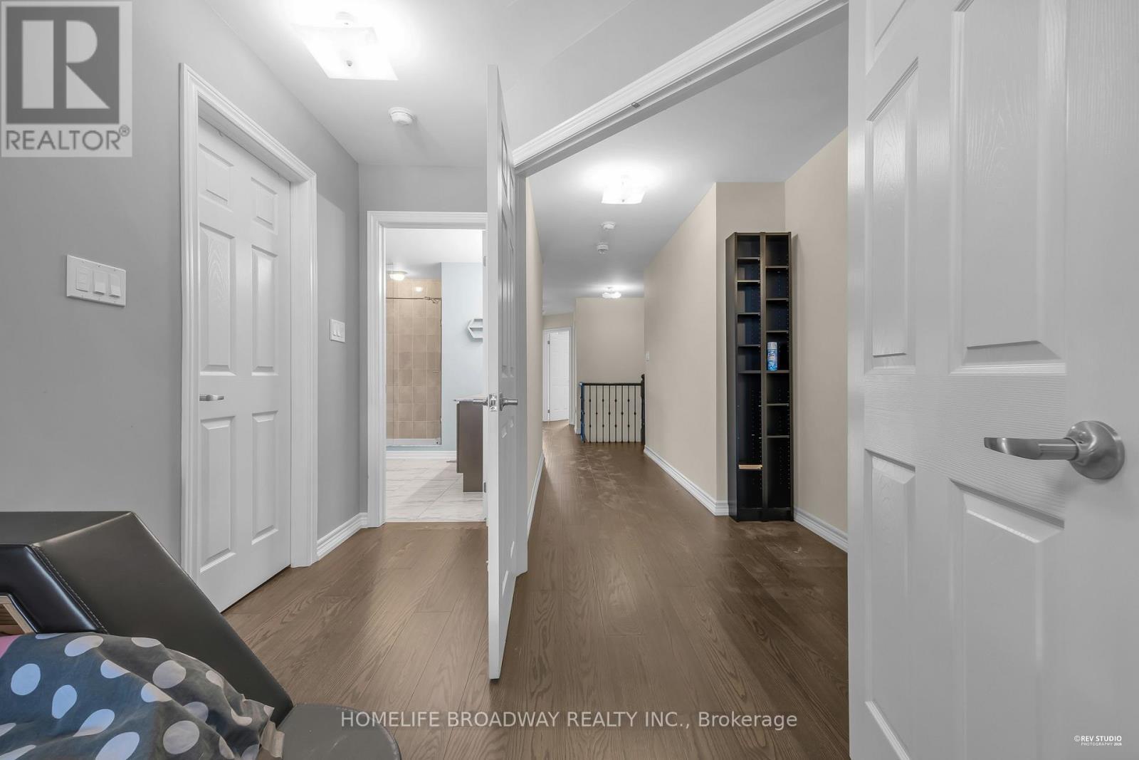 28 Paper Mills Crescent, Richmond Hill, ON - Indoor Photo Showing Other Room