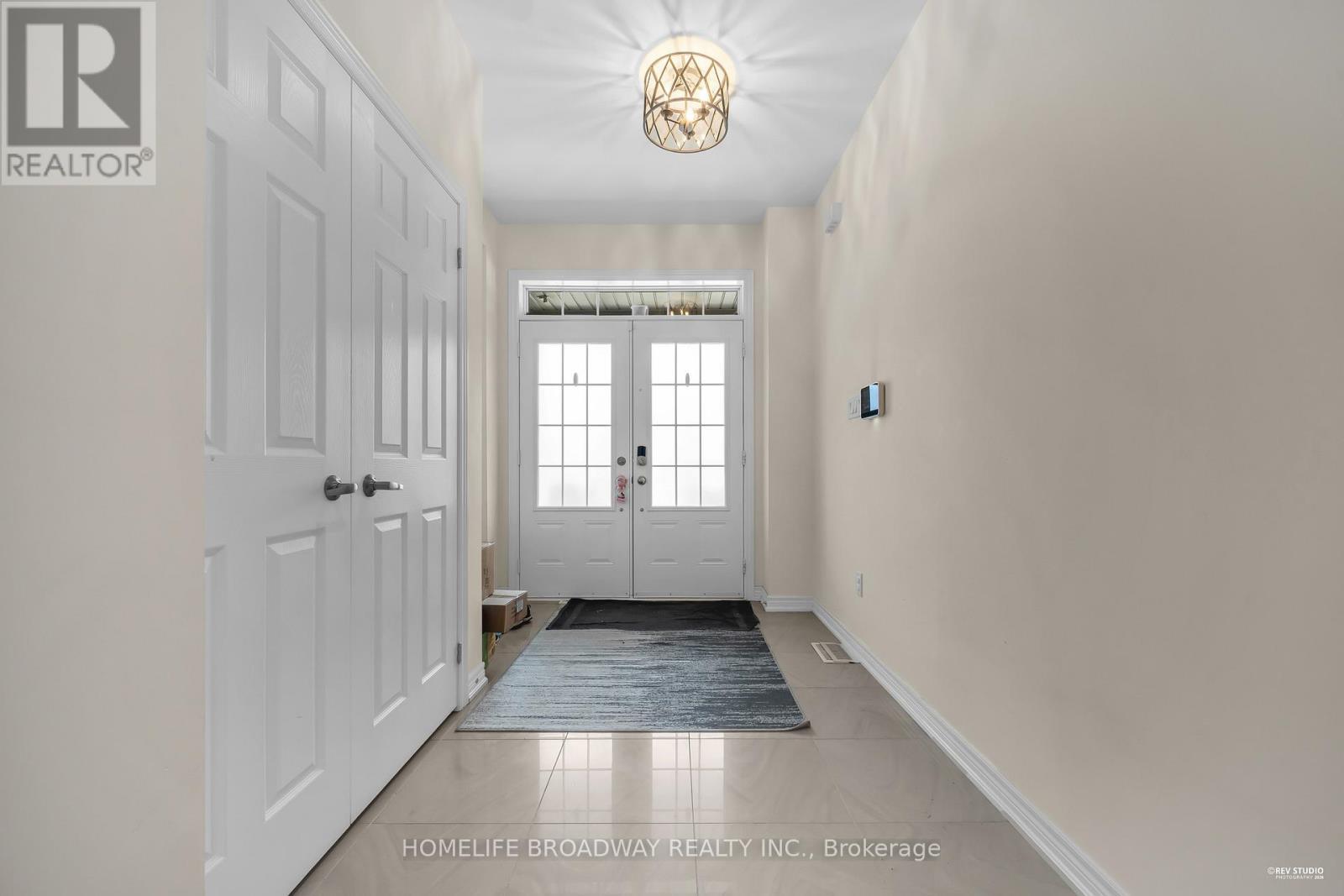 28 Paper Mills Crescent, Richmond Hill, ON - Indoor Photo Showing Other Room